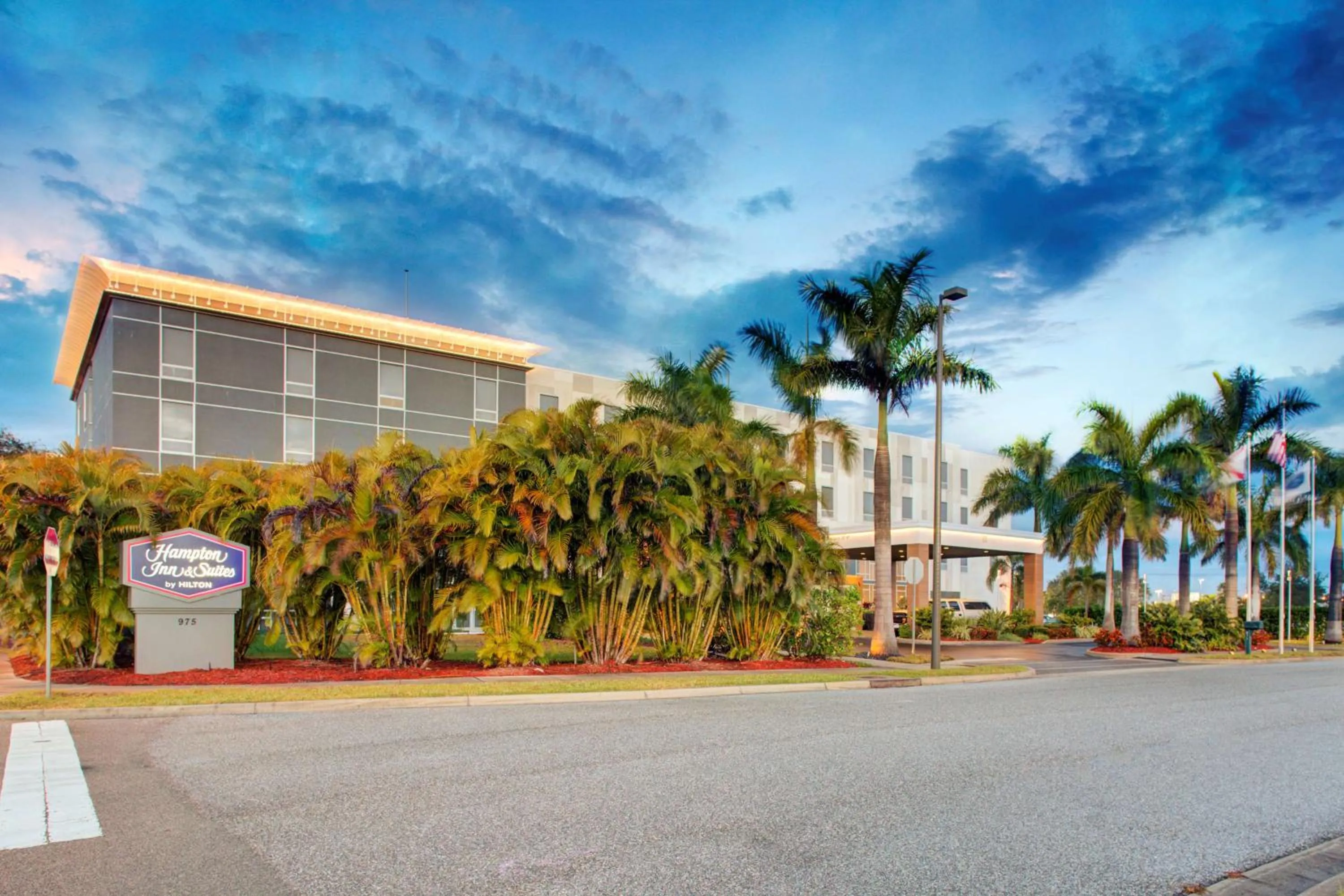Property building in Hampton Inn & Suites Sarasota / Bradenton - Airport