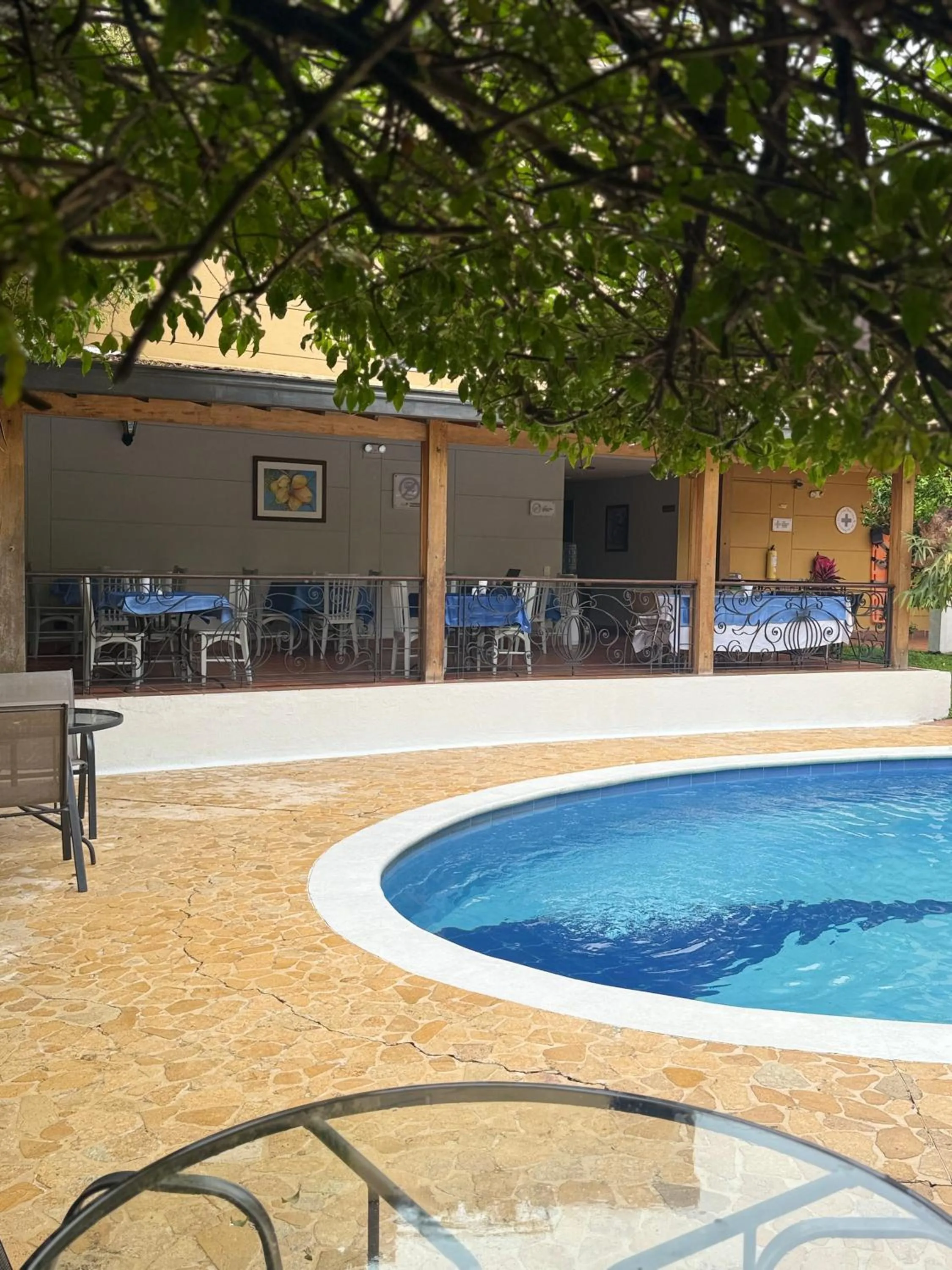 Restaurant/places to eat in Hotel Portales Del Campestre