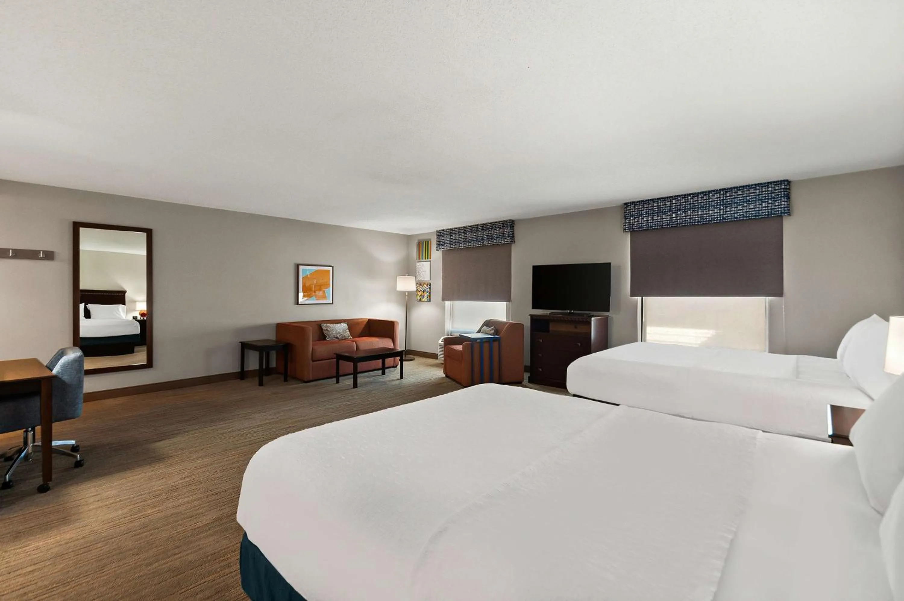 Bedroom, Bed in Hampton Inn & Suites Fort Belvoir Alexandria South