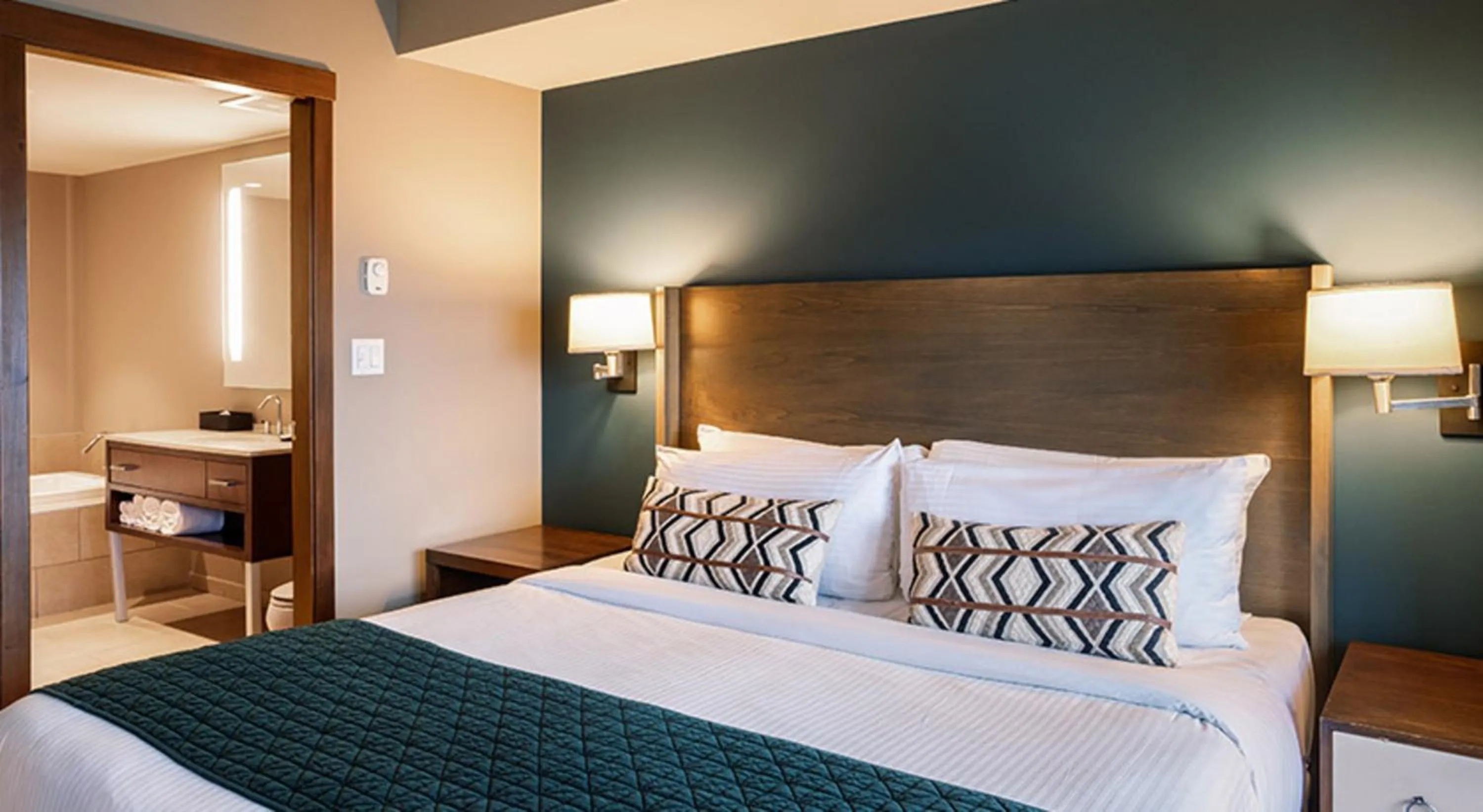 Bedroom, Bed in Evolution Whistler