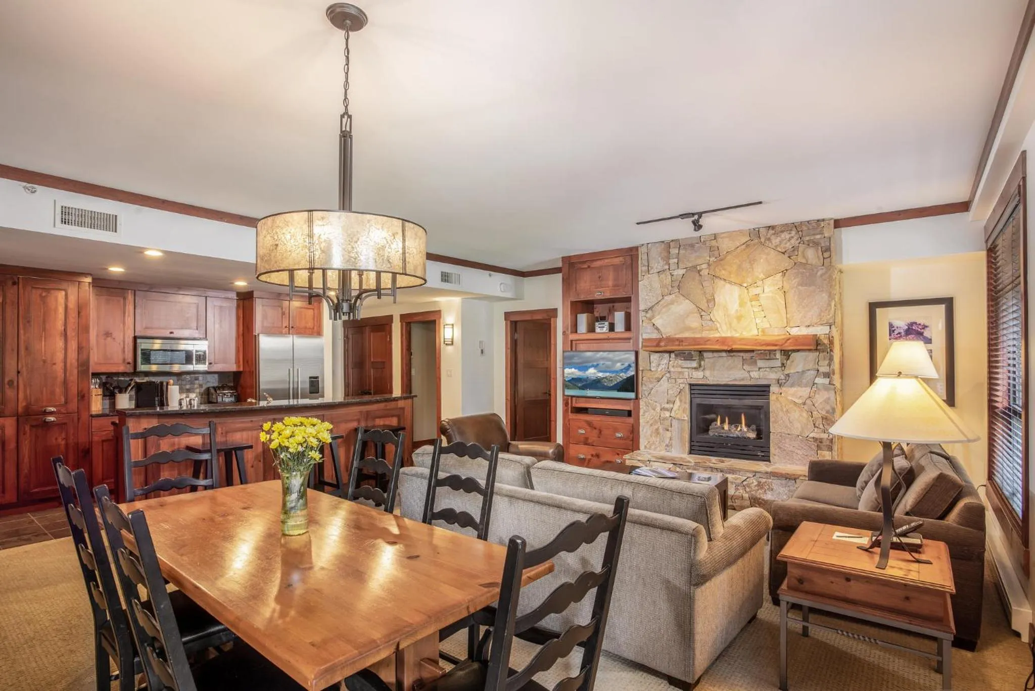 Living room in First Tracks Lodge