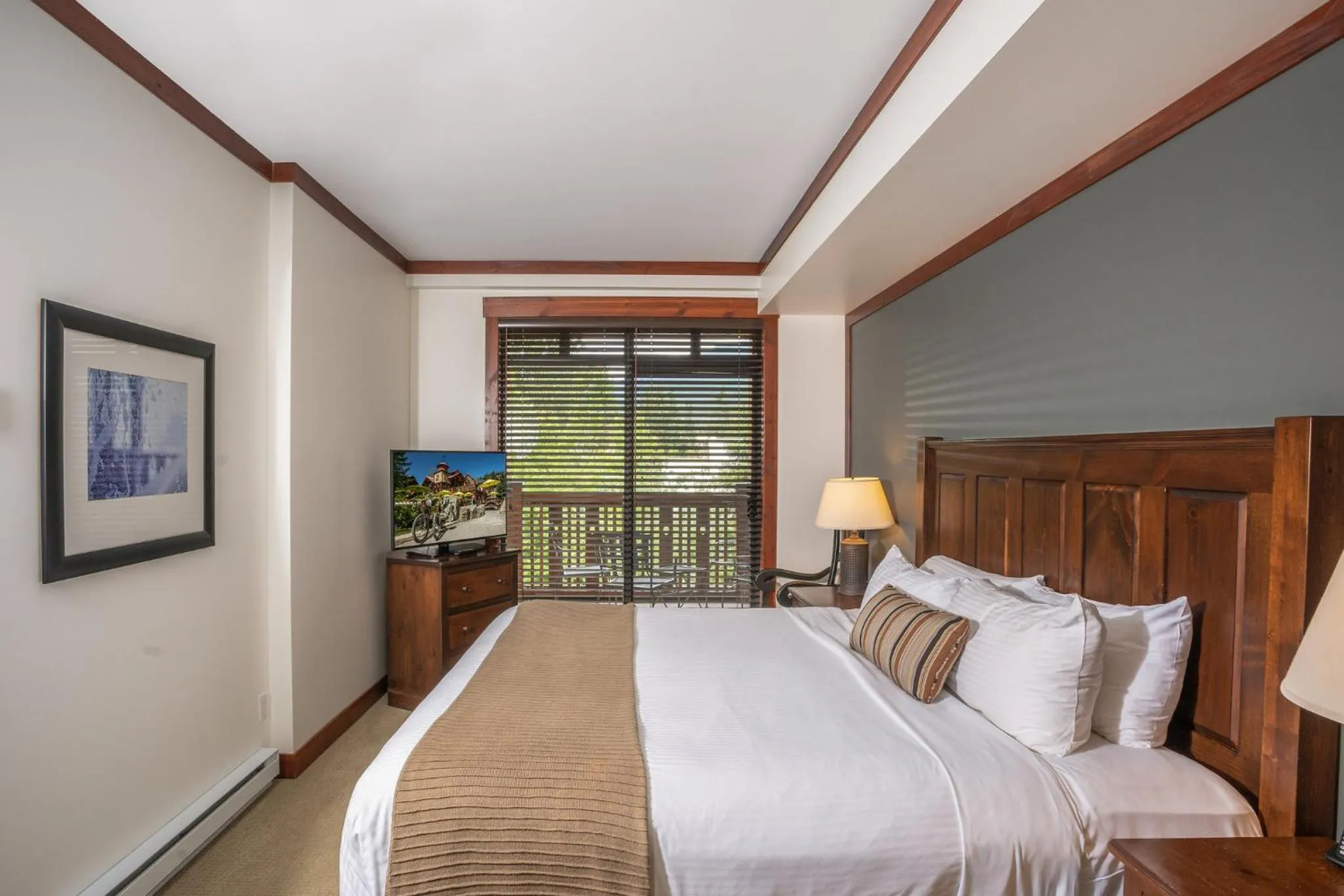 Photo of the whole room, Bed in First Tracks Lodge