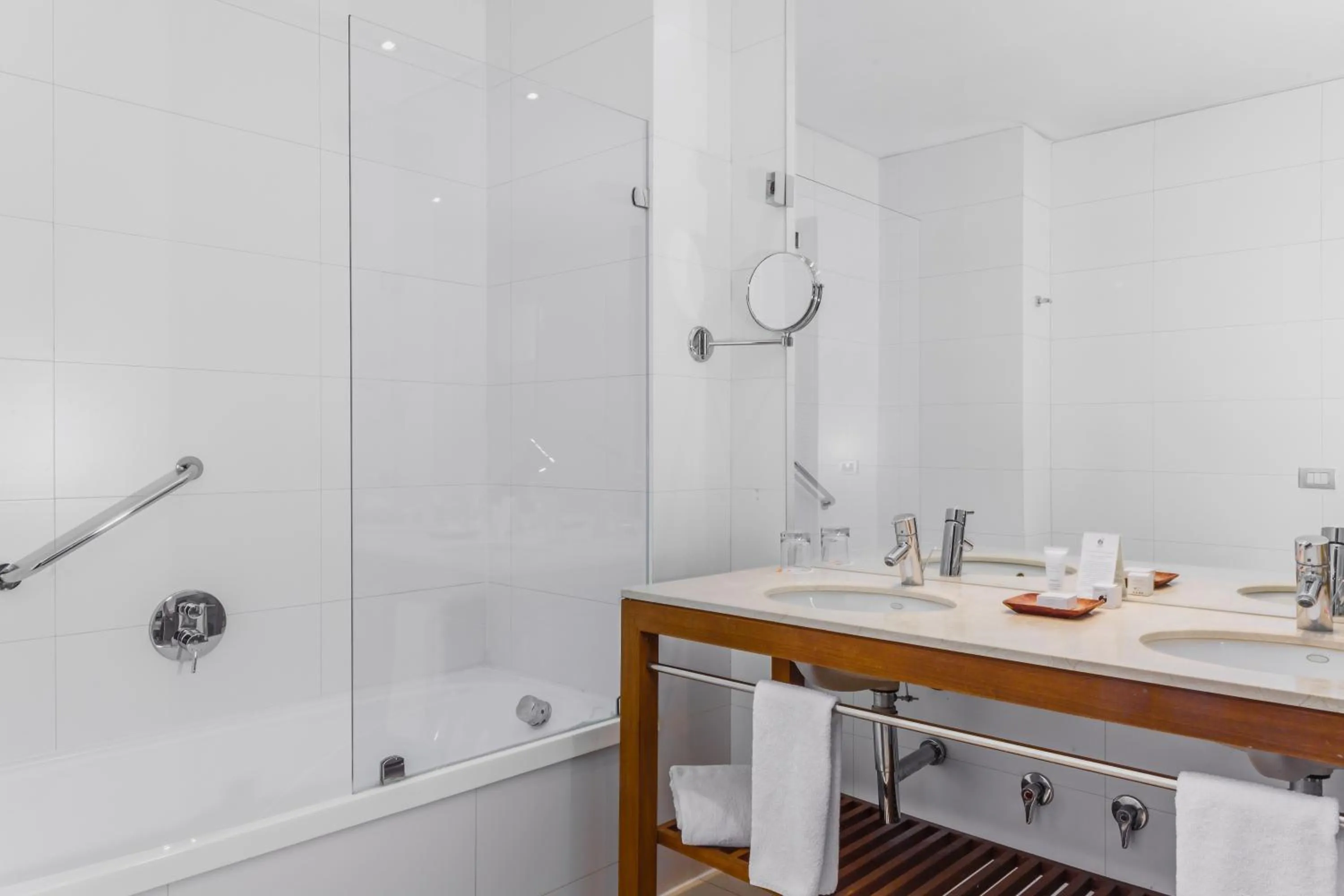 Shower in Enjoy Puerto Varas