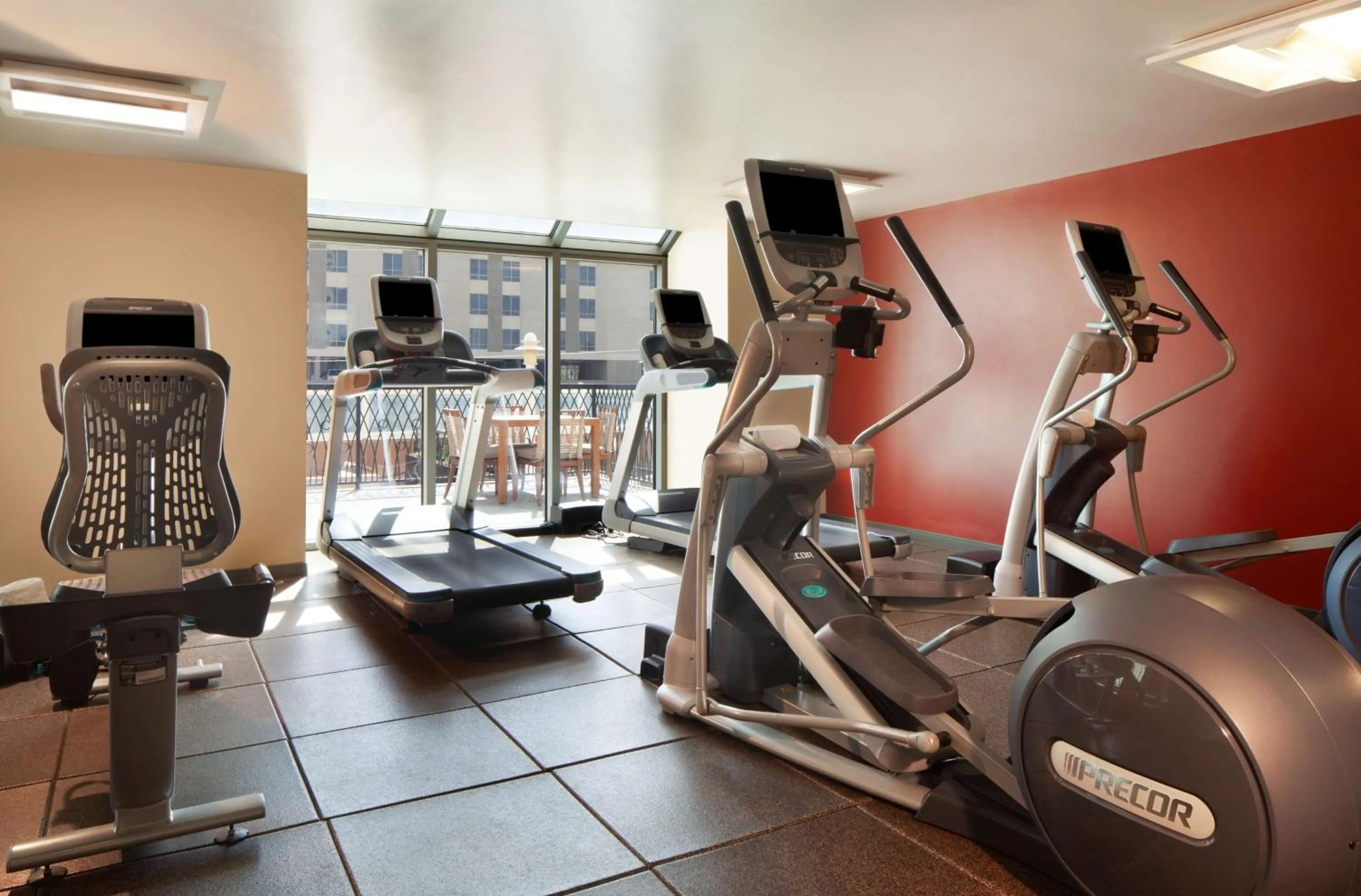 Fitness centre/facilities in DoubleTree by Hilton El Paso Downtown