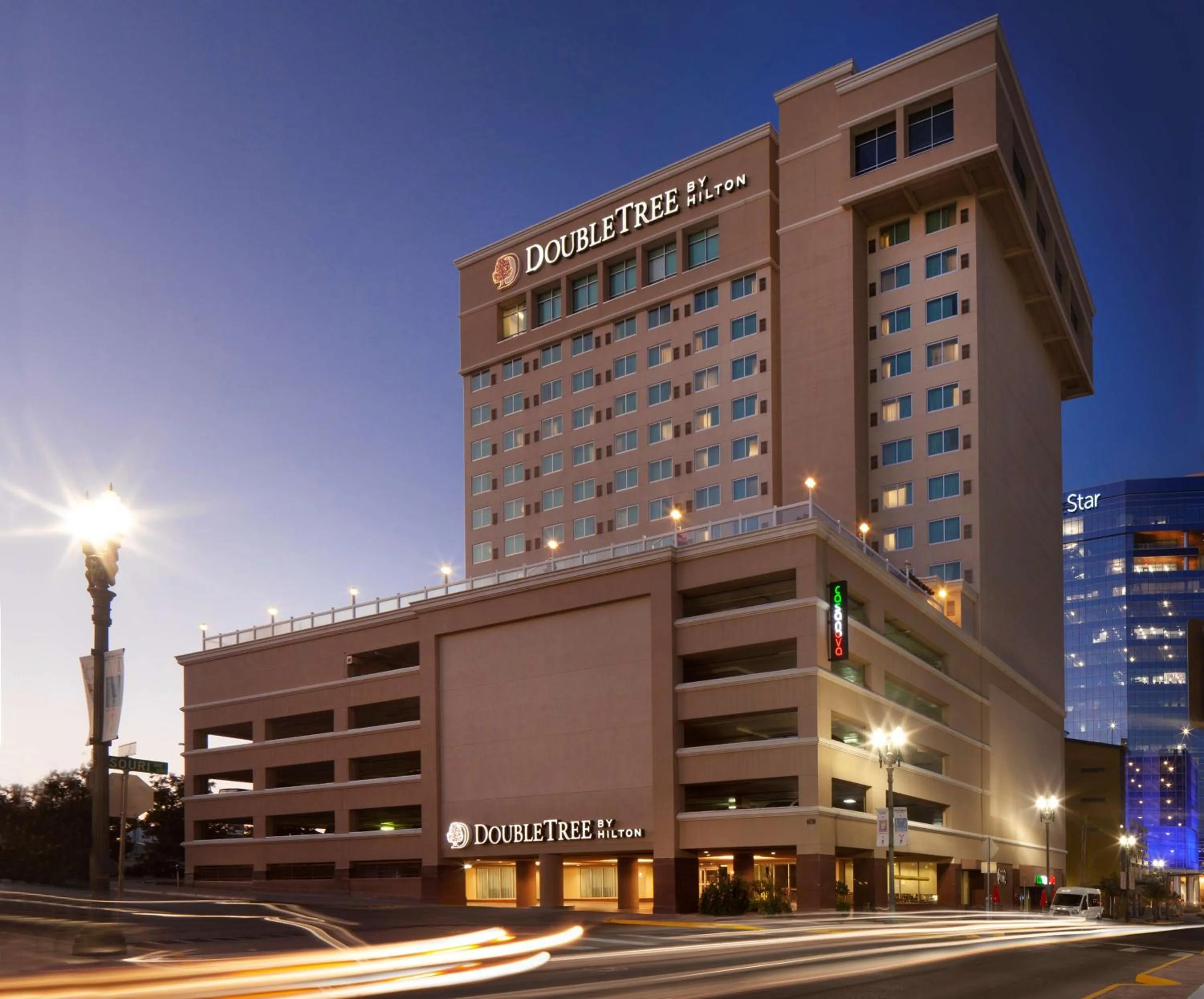 Property building in DoubleTree by Hilton El Paso Downtown