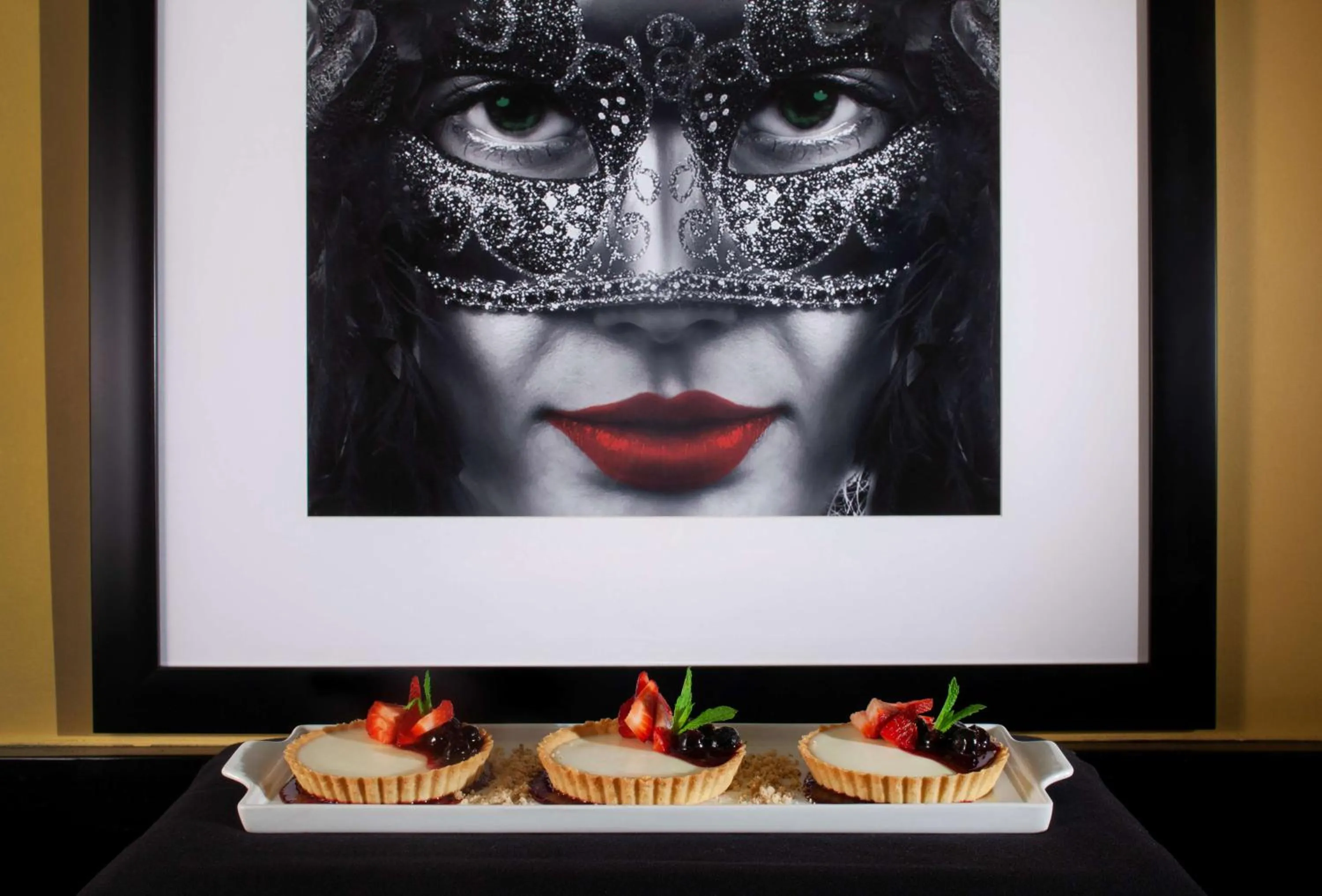 Dining area in DoubleTree by Hilton El Paso Downtown