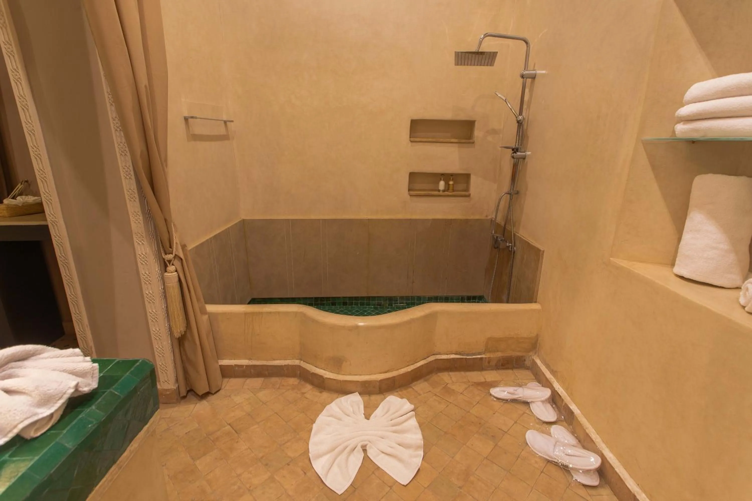 Shower in Le Medina Privilège Riad & Spa