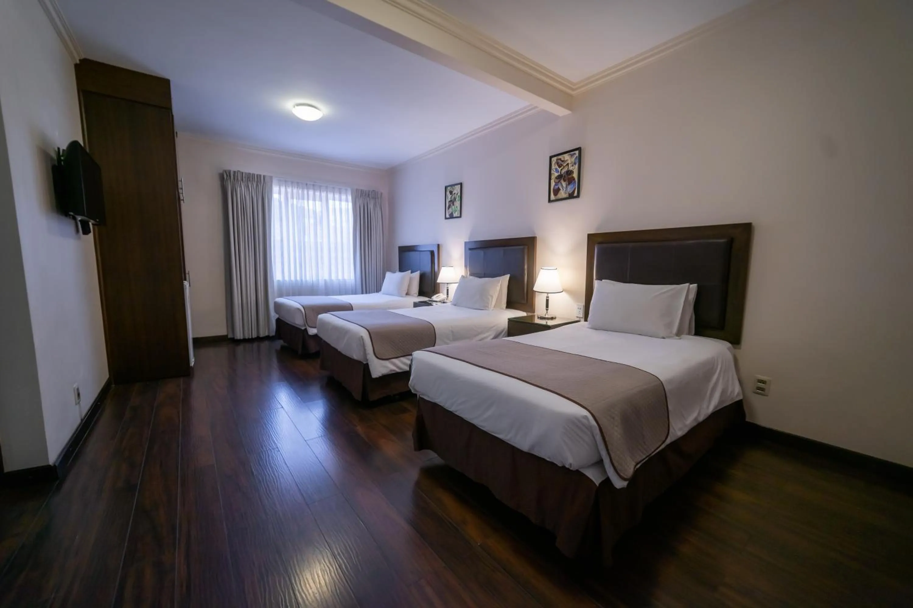 Bed in Hotel Calacoto