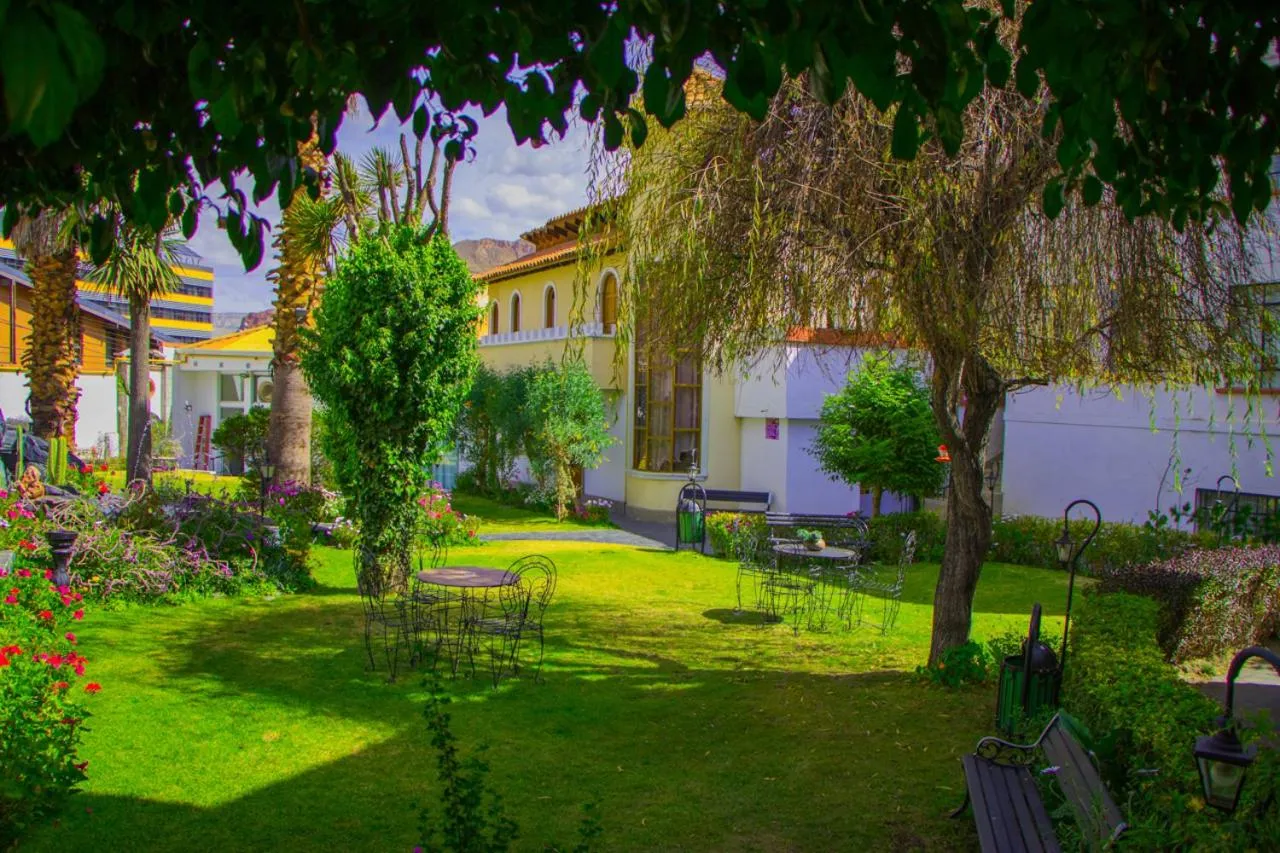 Garden view in Hotel Calacoto