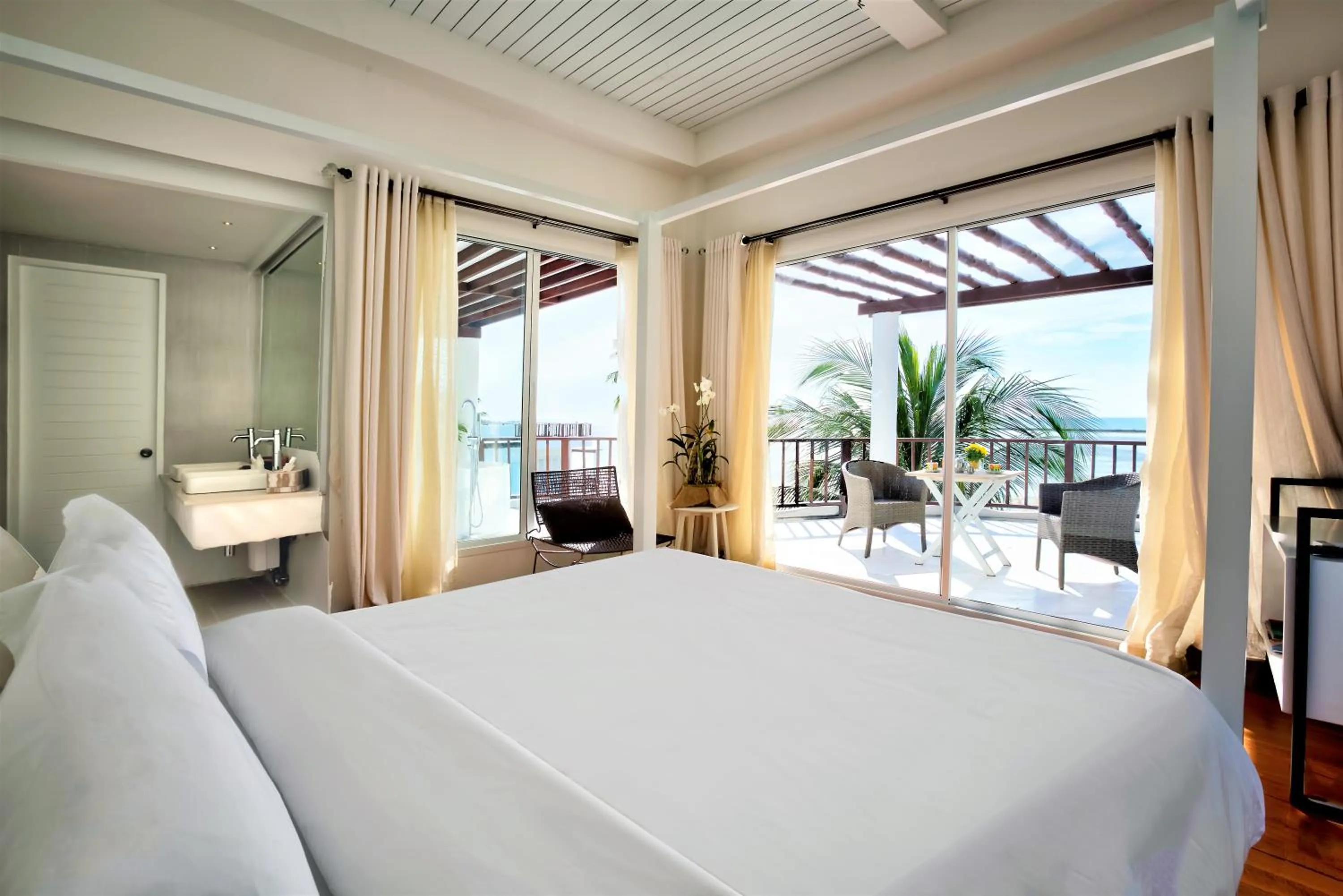 Bed in Villa Nalinnadda Petite Hotel & Spa, Adults Only - SHA Extra Plus