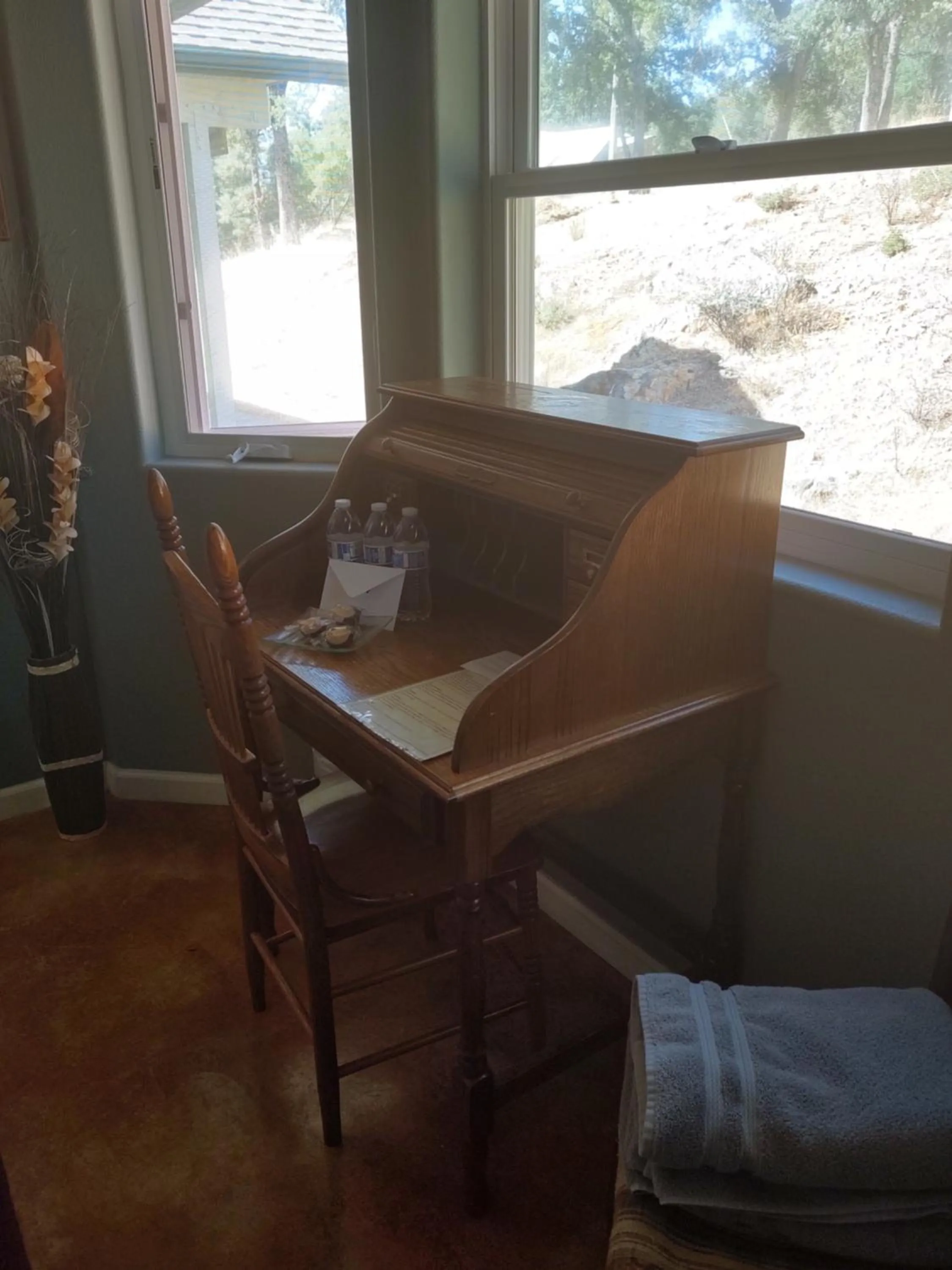 Seating area in Engvadonia Yosemite B and B