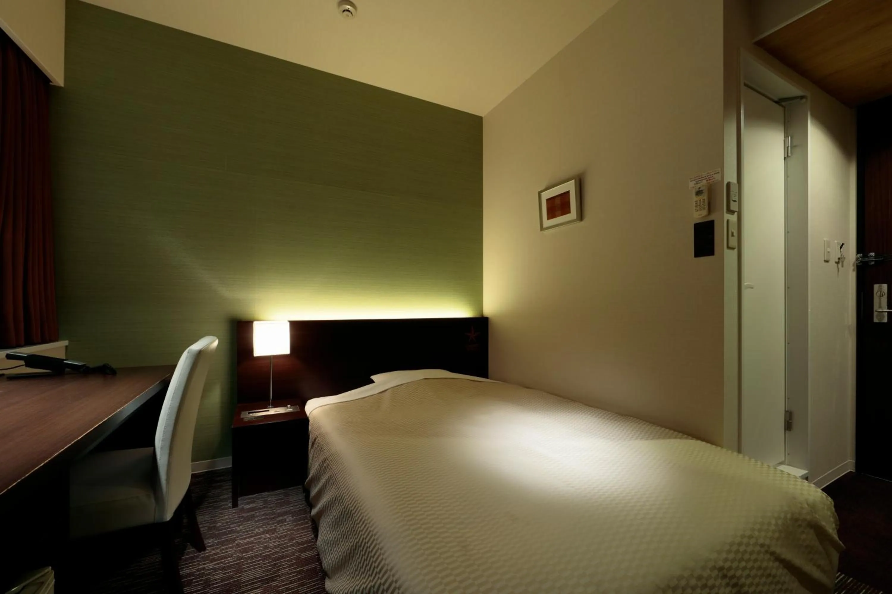 Bedroom, Bed in Candeo Hotels Kikuyo Kumamoto Airport