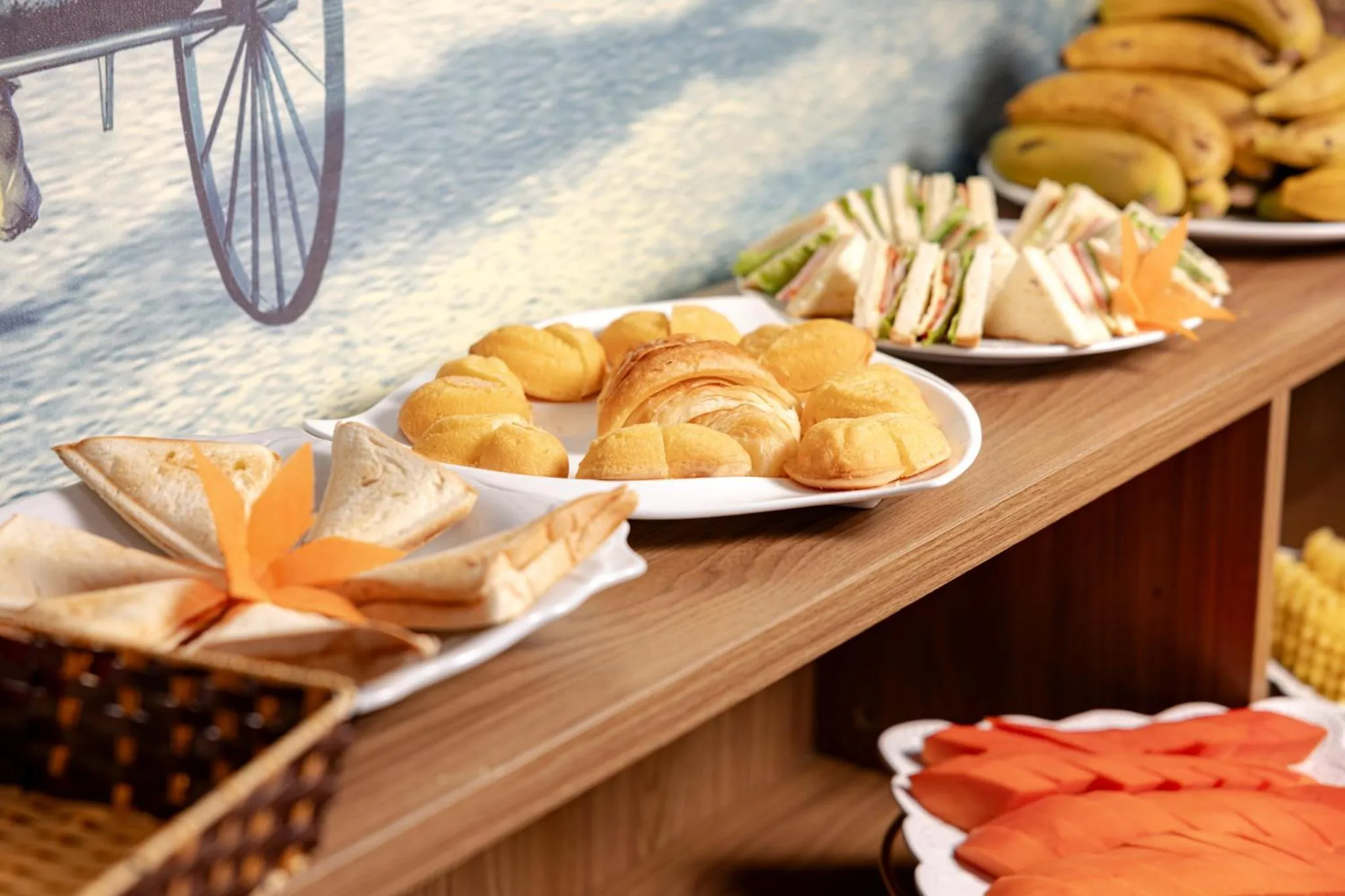 Restaurant/places to eat in Aquarius Grand Hotel