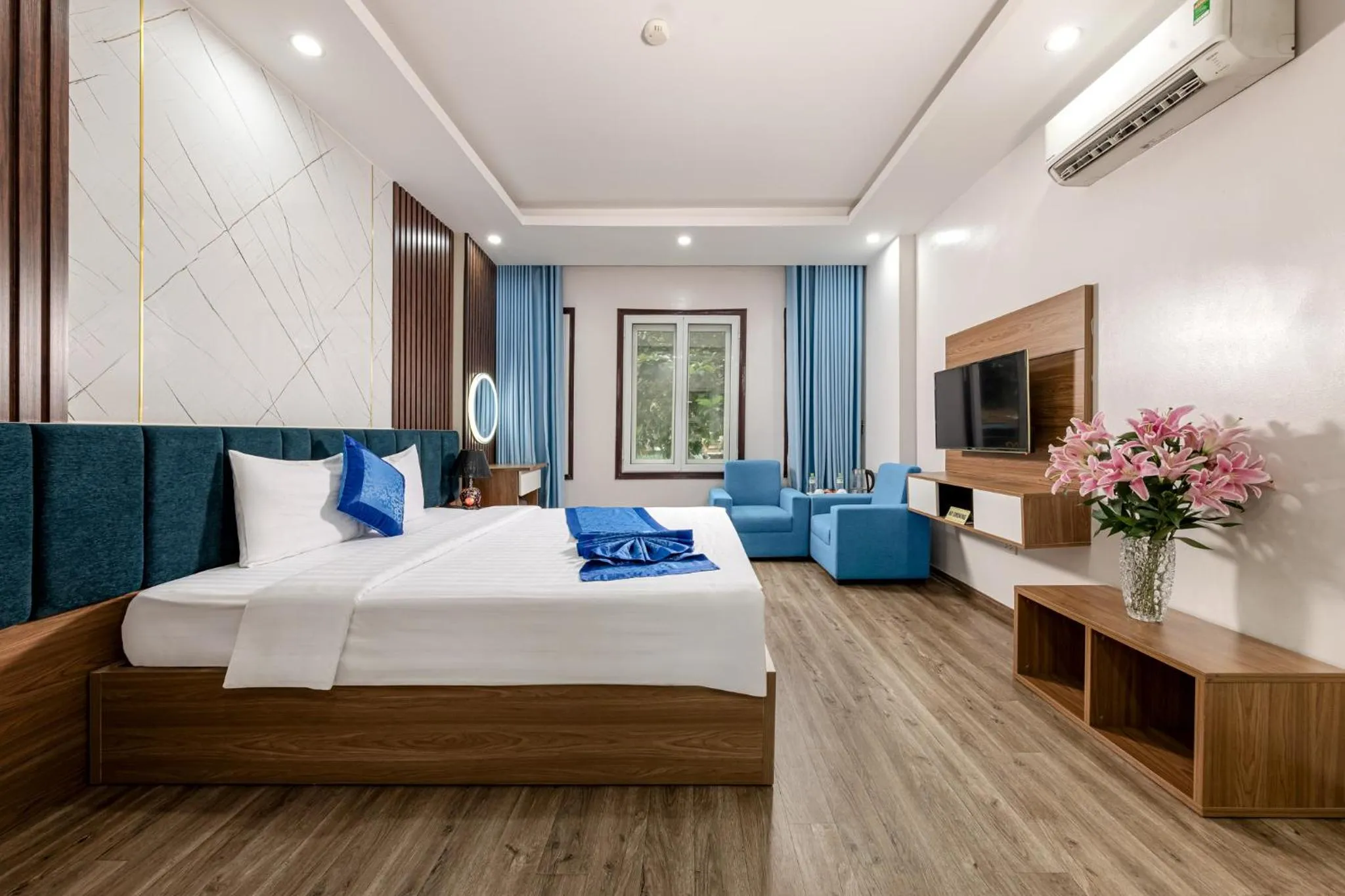 Bedroom, Bed in Aquarius Grand Hotel