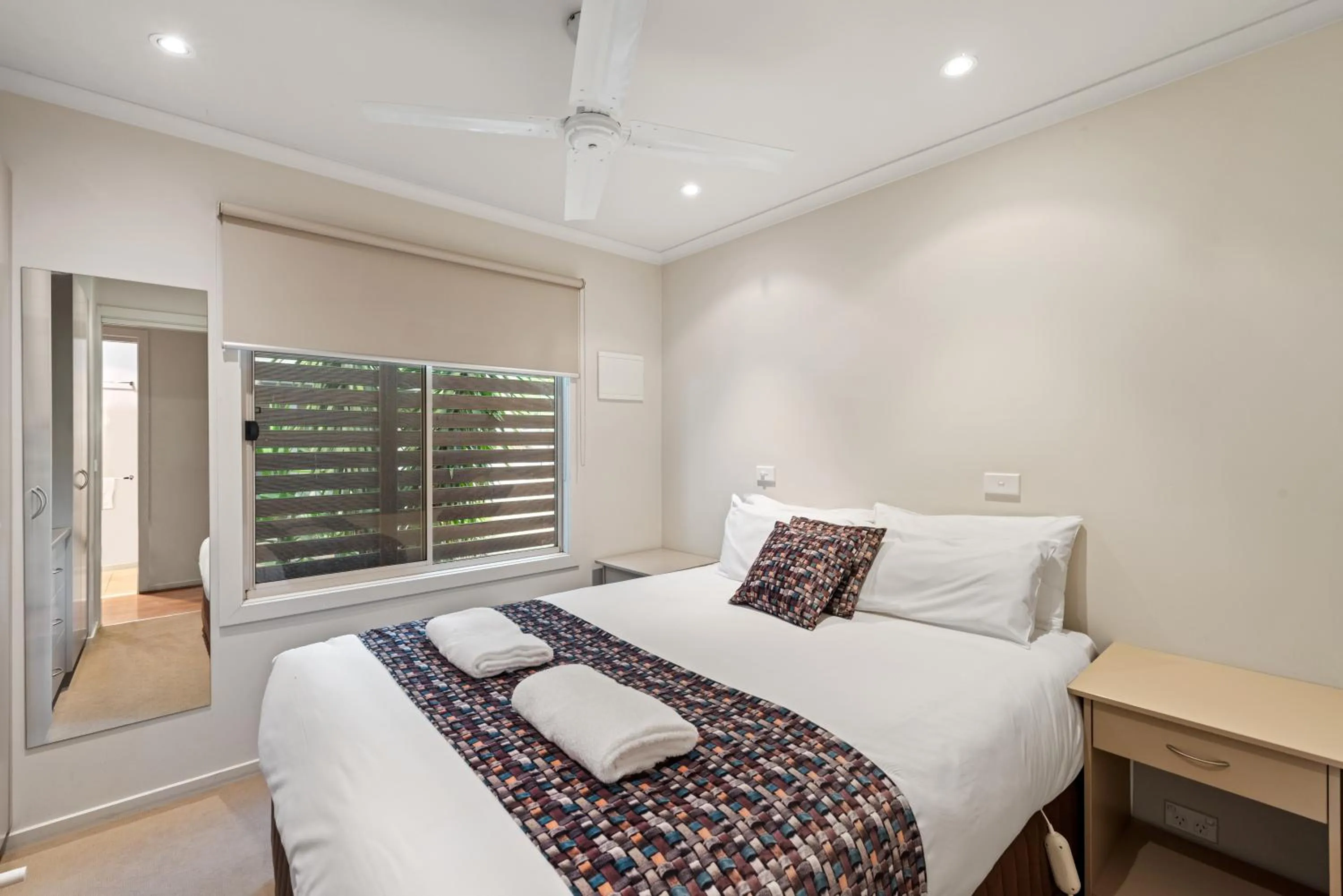 Bedroom, Bed in Discovery Parks - Lake Hume, Victoria