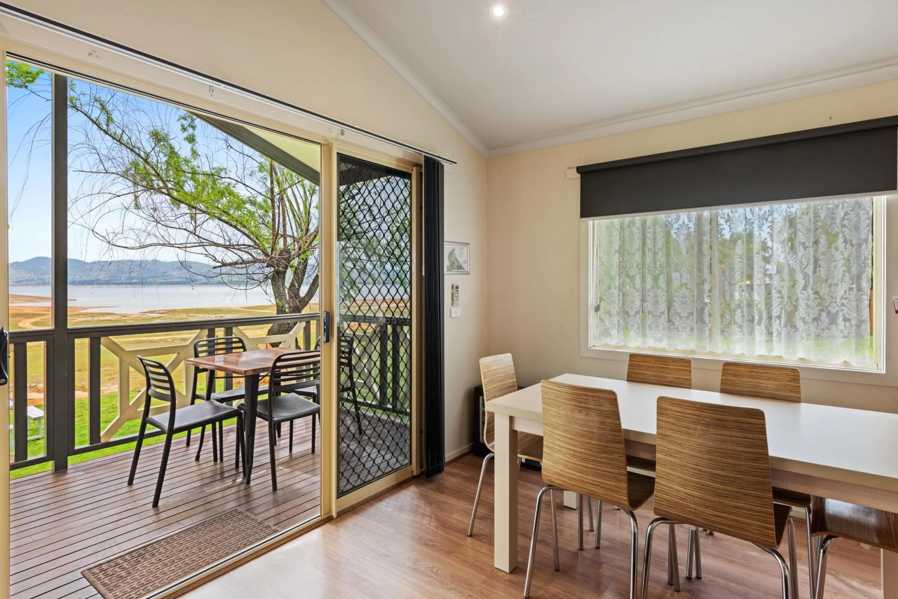 Dining area in Discovery Parks - Lake Hume, Victoria