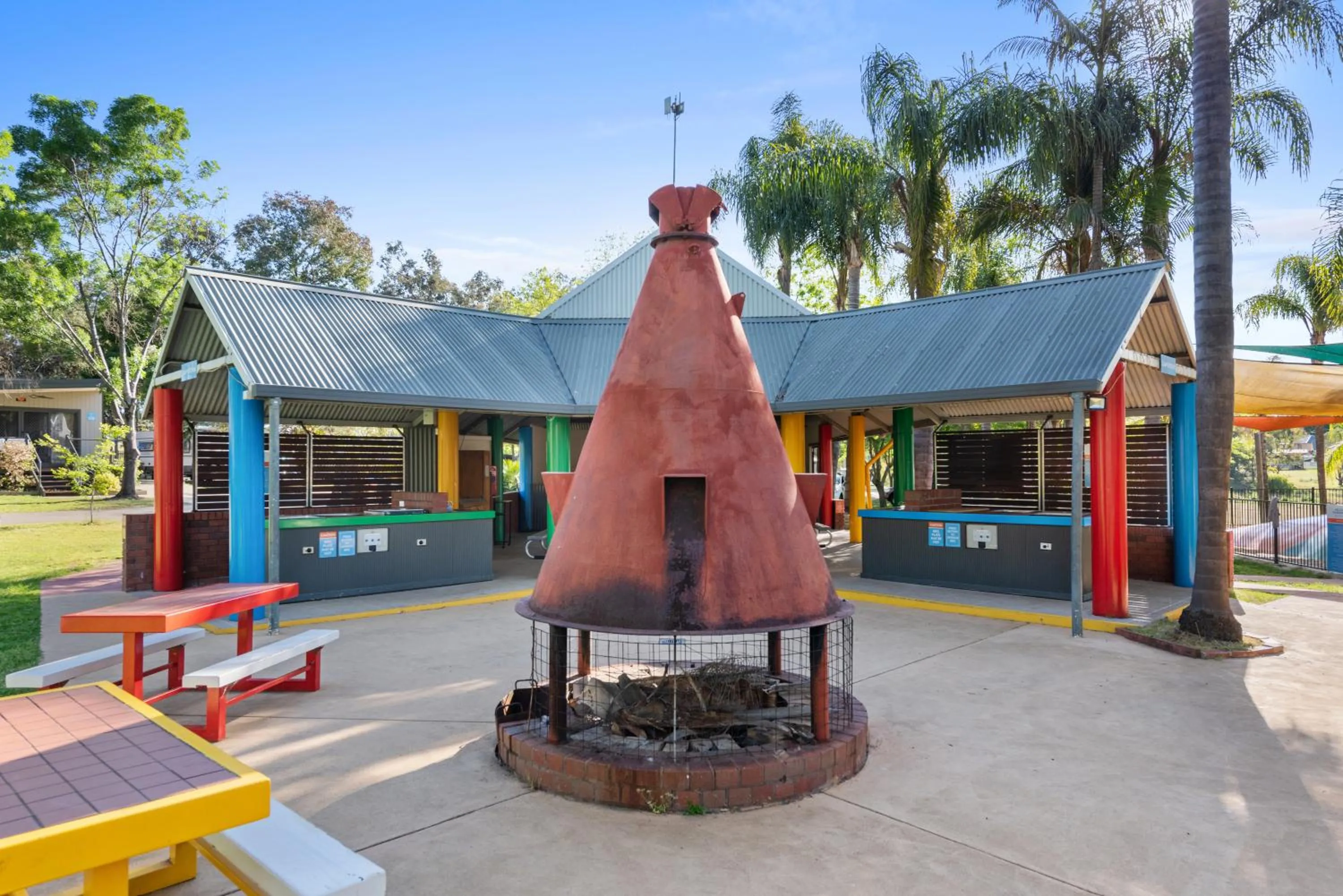 BBQ facilities in Discovery Parks - Lake Hume, Victoria