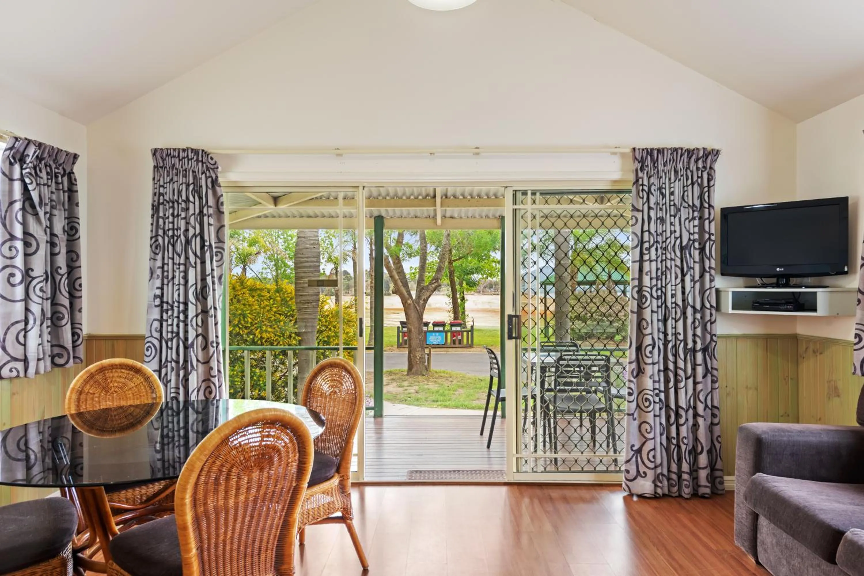 Living room in Discovery Parks - Lake Hume, Victoria