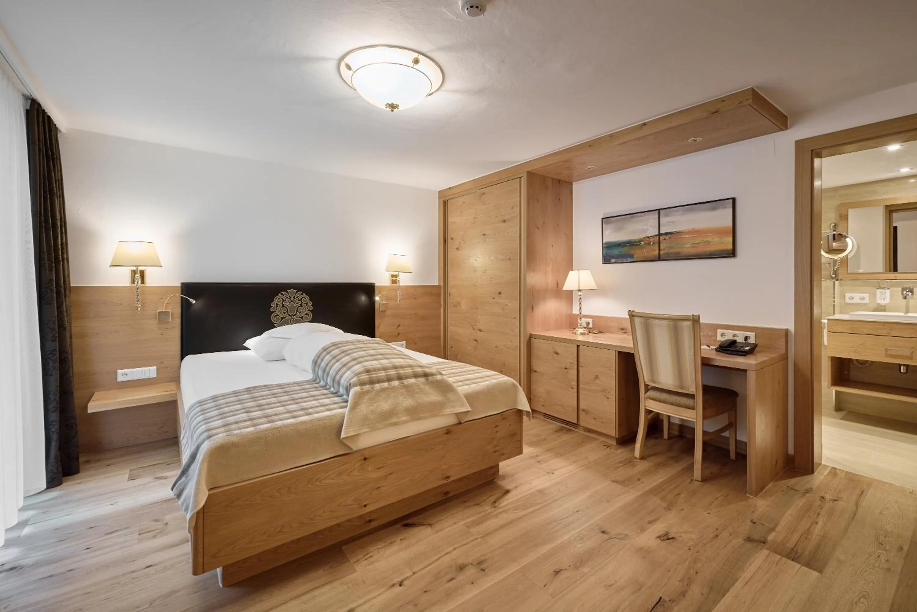 Bedroom, Bed in Superior Hotel Post Ischgl