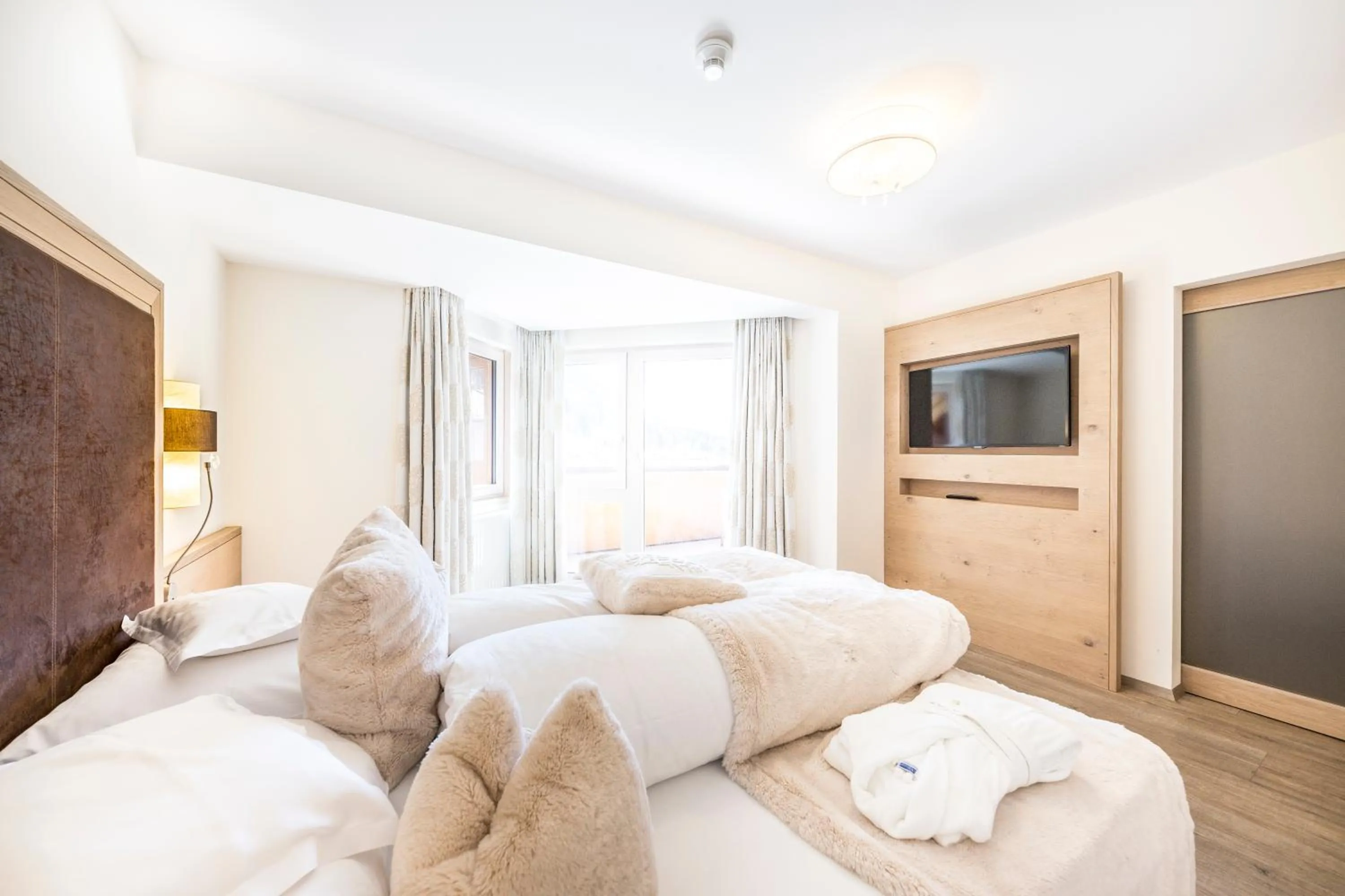 Decorative detail, Bed in Superior Hotel Post Ischgl