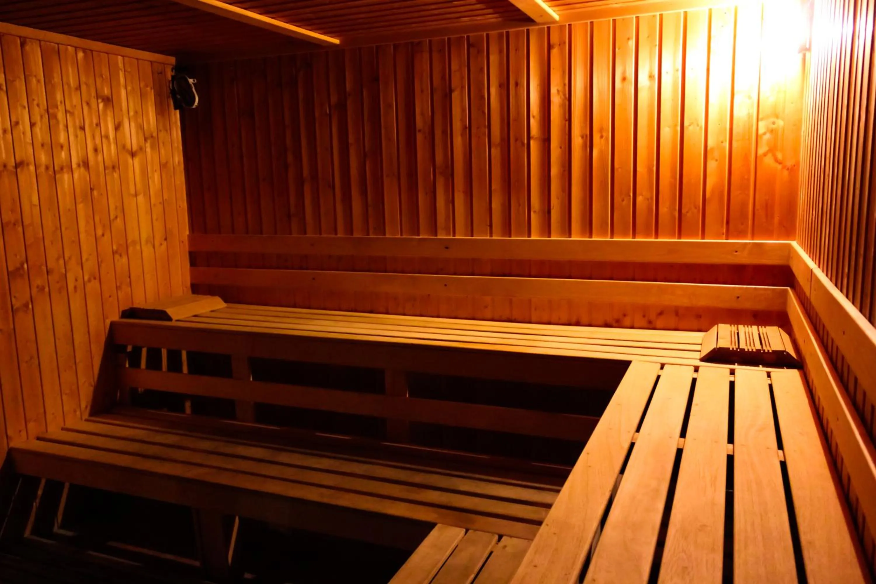 Sauna in Days Inn Hotel & Suites Amman