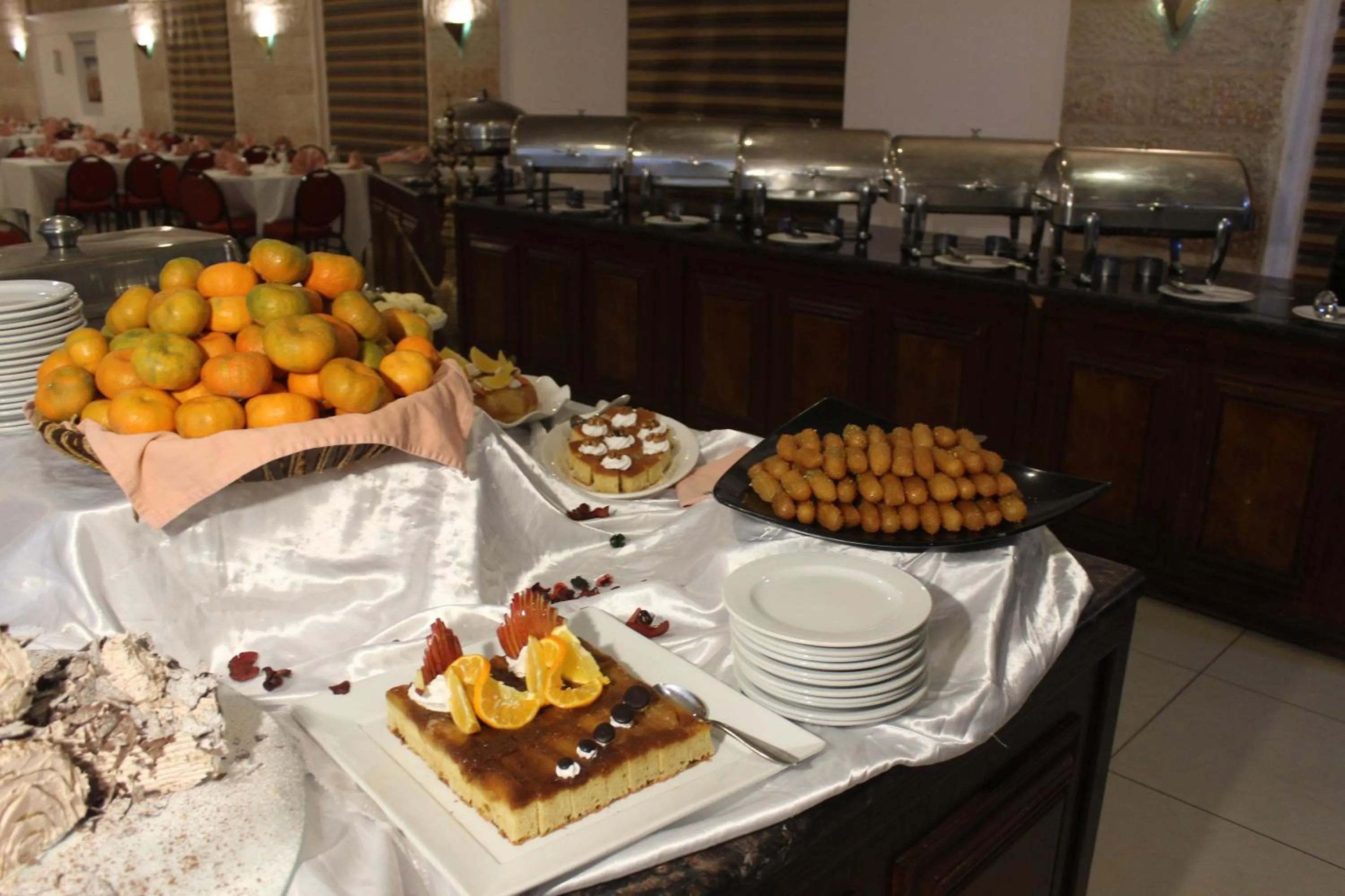 Food and drinks in Edom Hotel