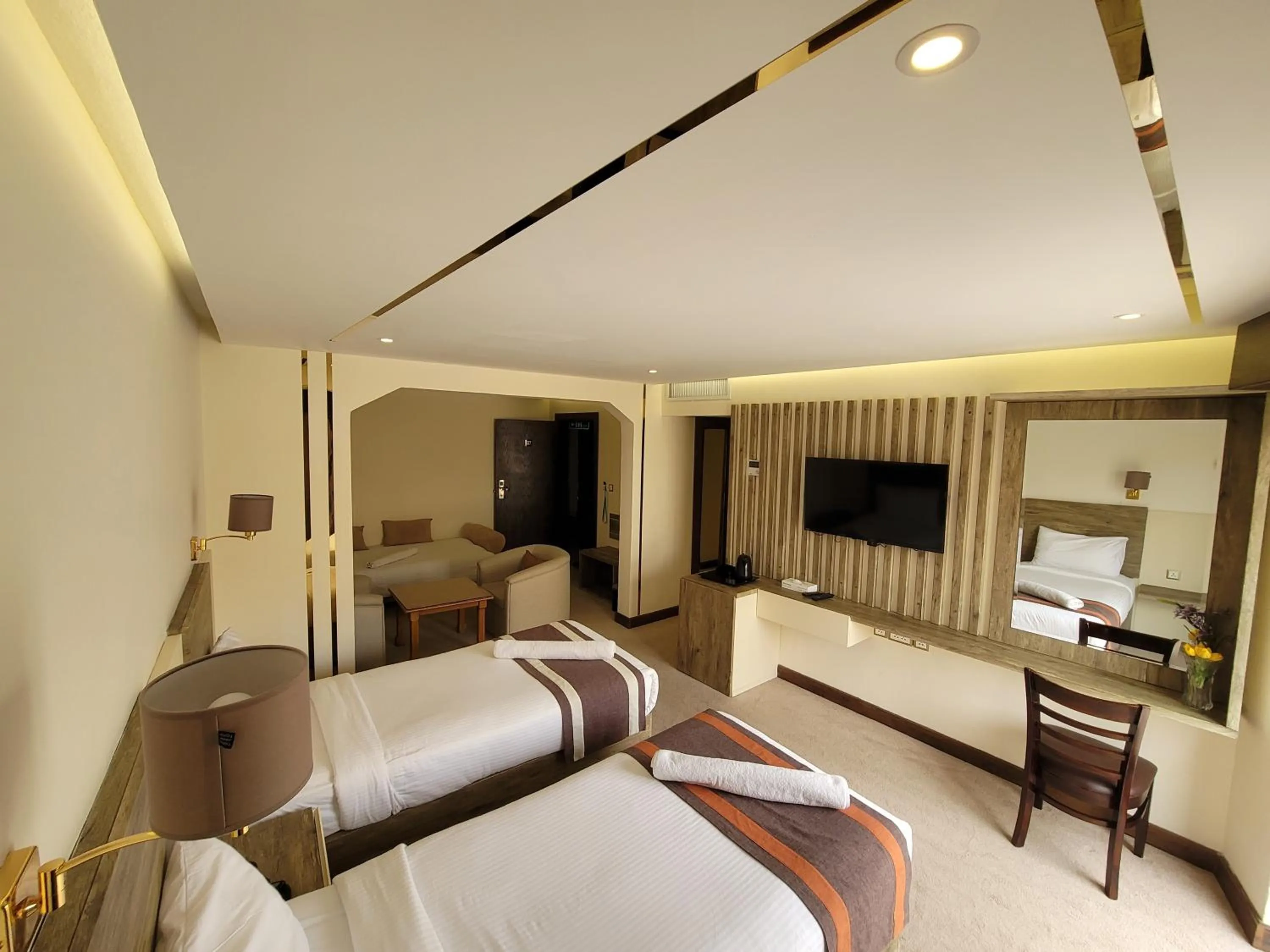 Photo of the whole room, Bed in Edom Hotel