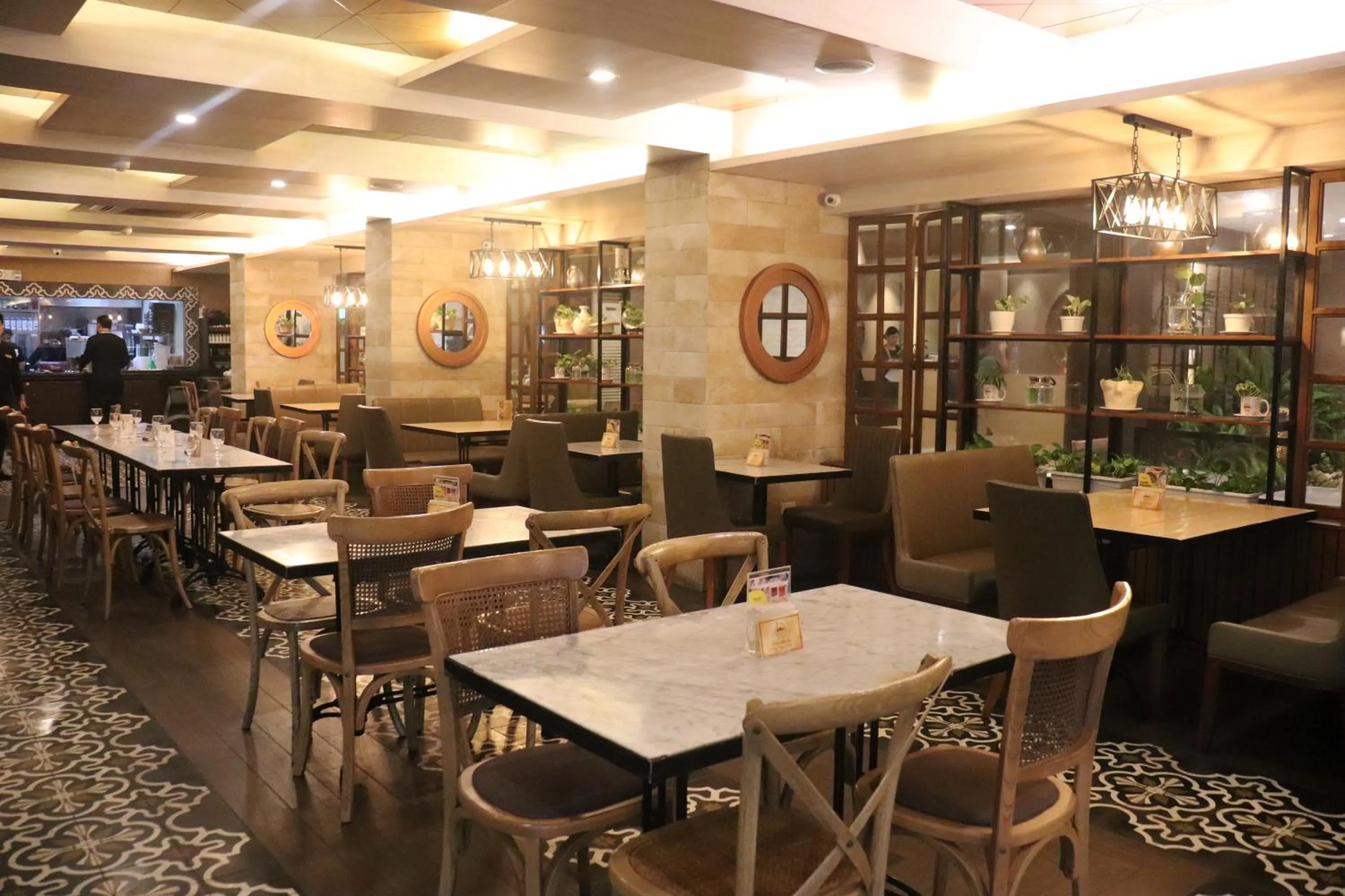 Restaurant/places to eat in Hotel Del Rio