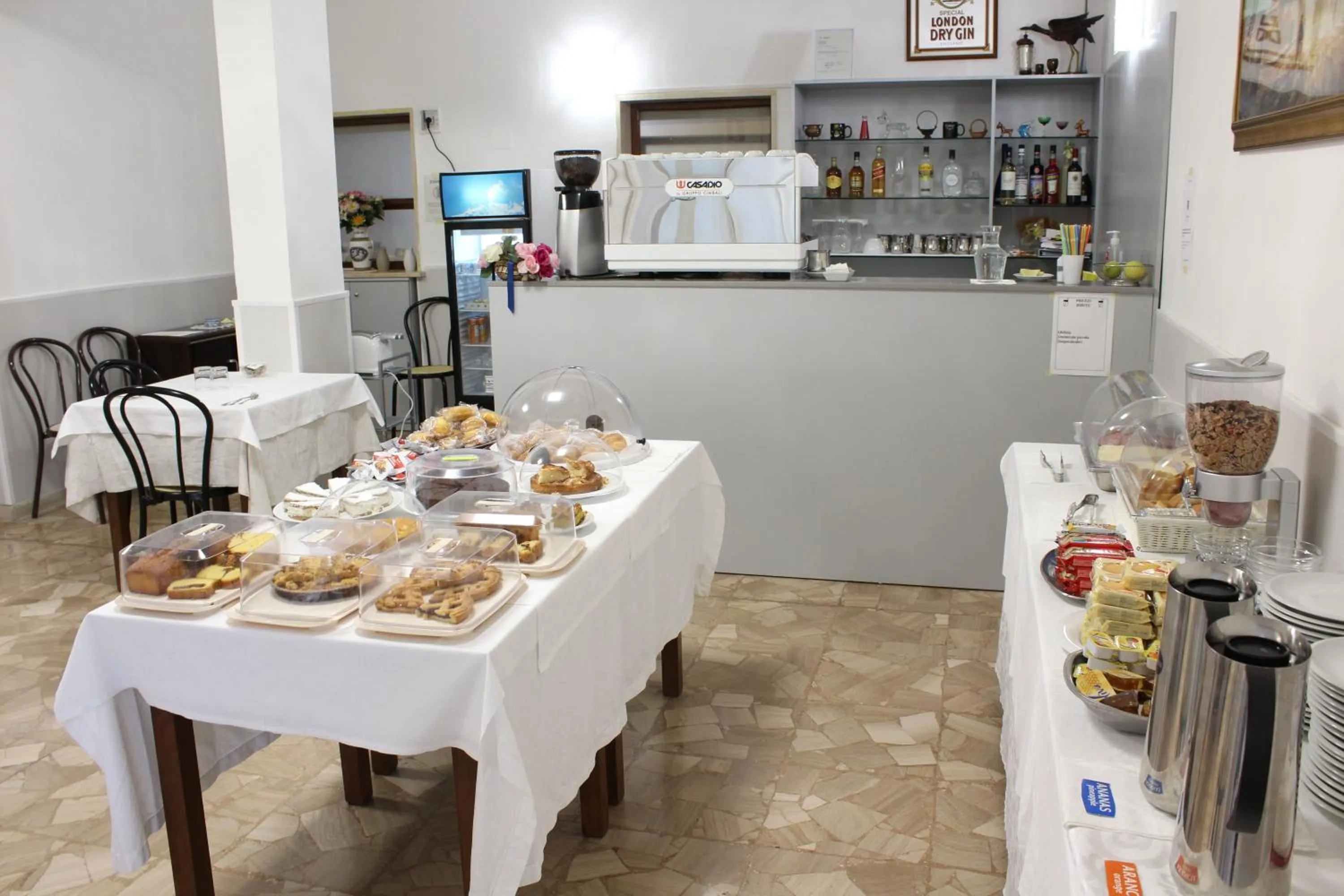 Buffet breakfast in Hotel Luca