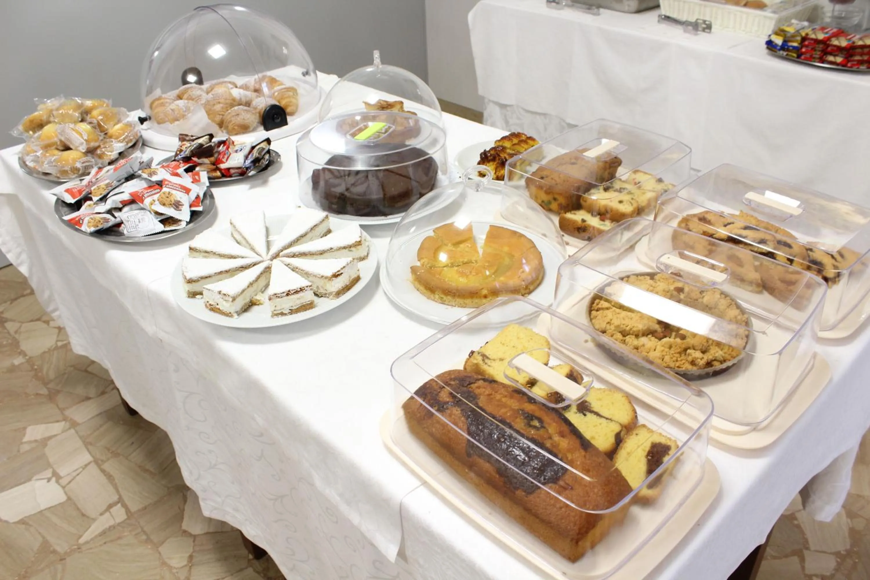 Buffet breakfast in Hotel Luca