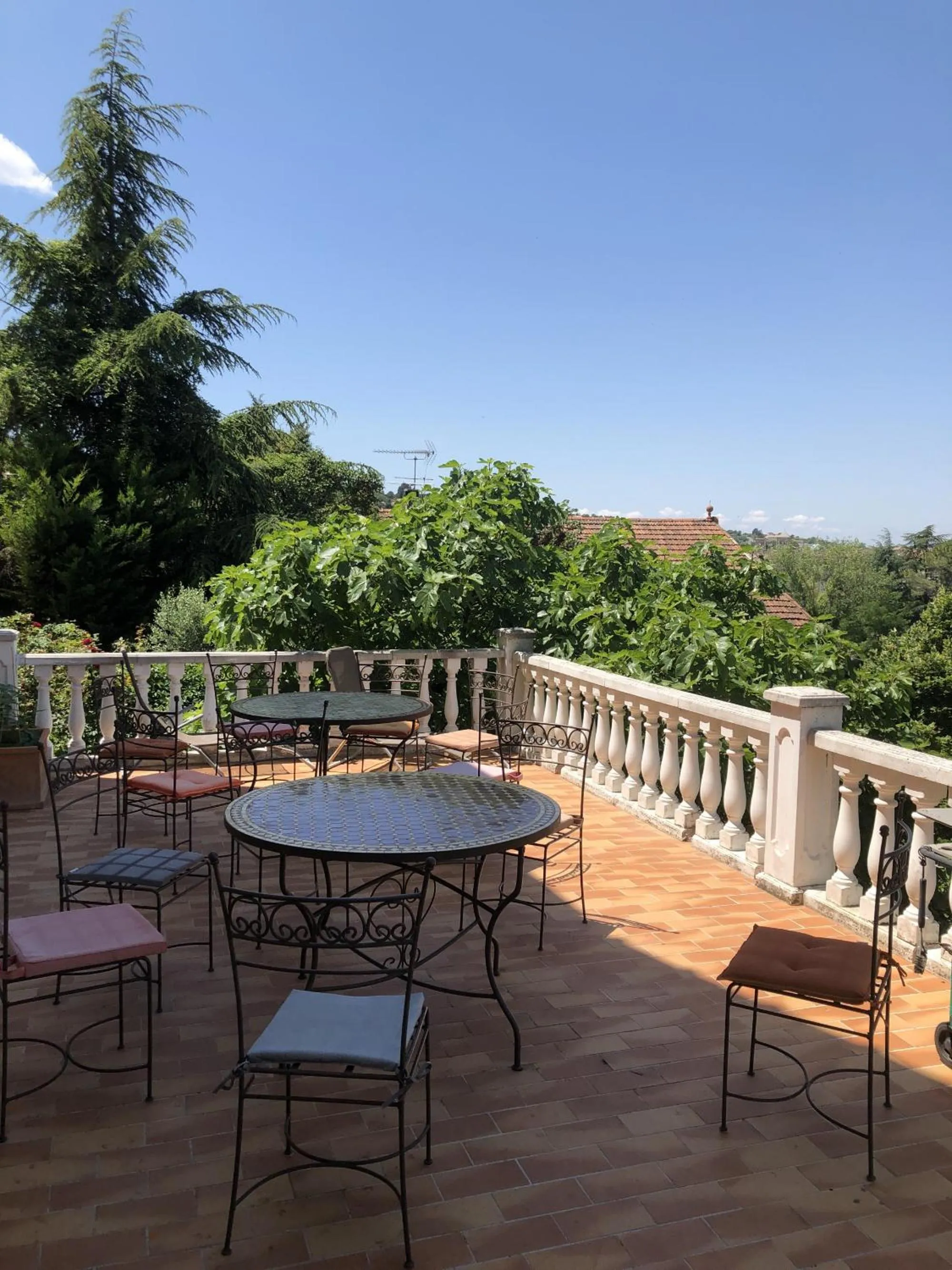 Facade/entrance in 1001 Ocres