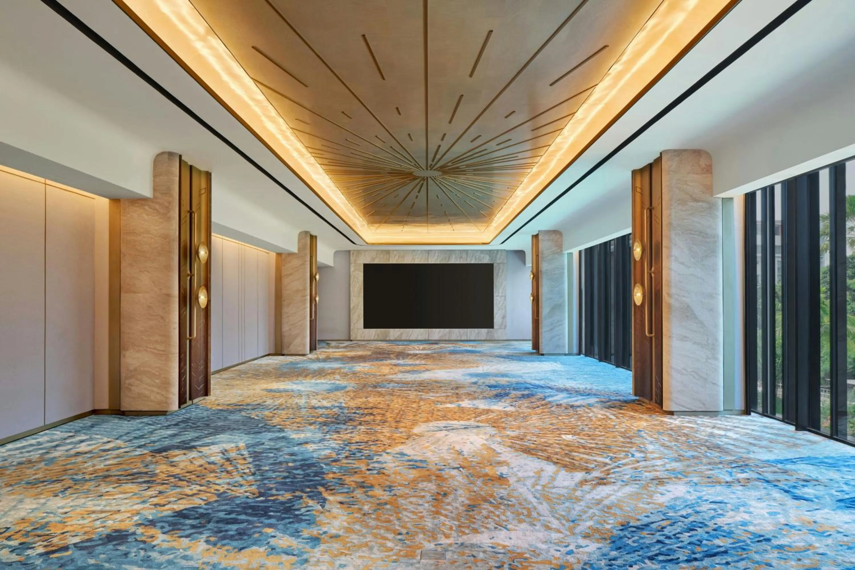 Swimming pool, Bed in Sari Pacific Jakarta, Autograph Collection