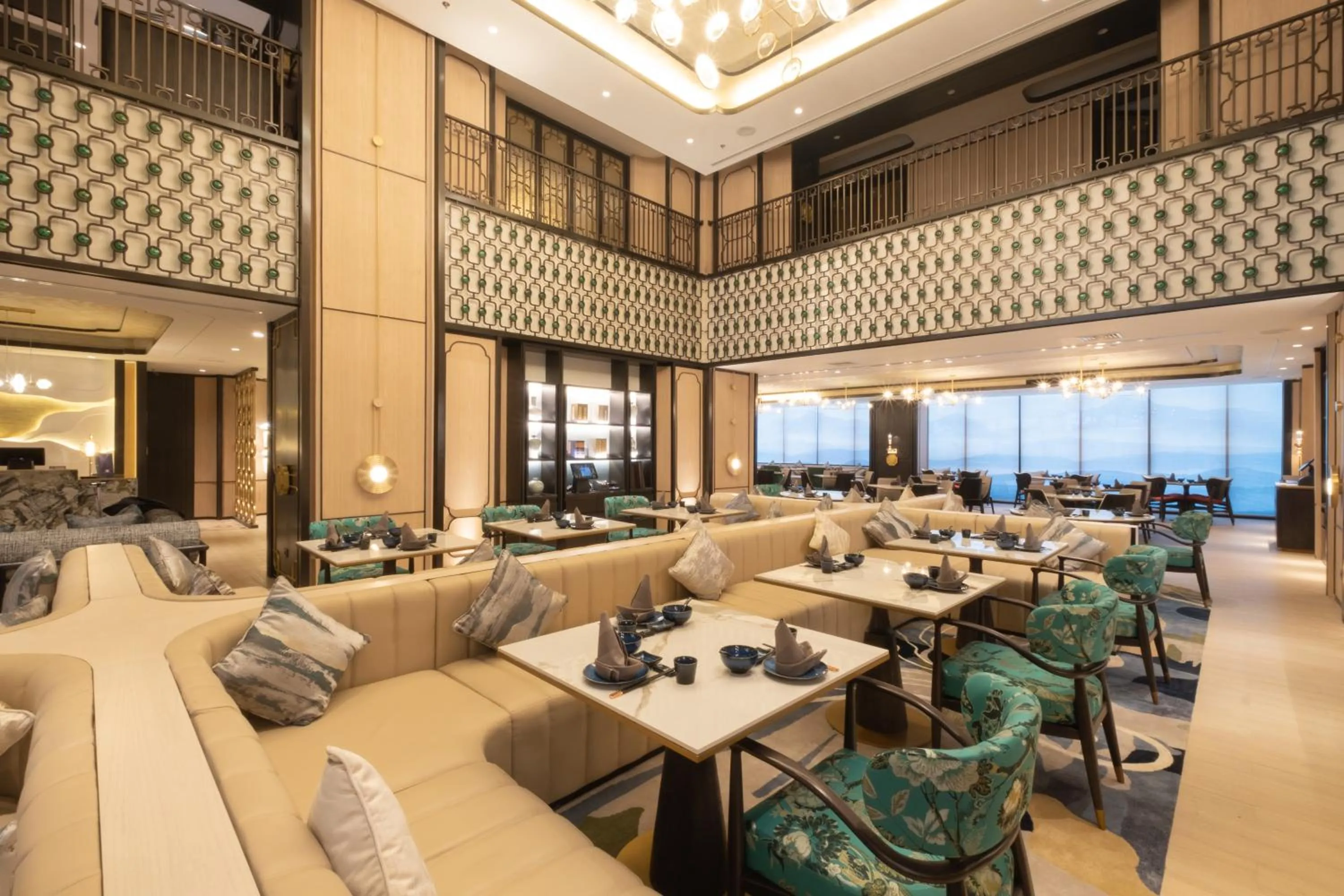 Restaurant/places to eat in Sari Pacific Jakarta, Autograph Collection