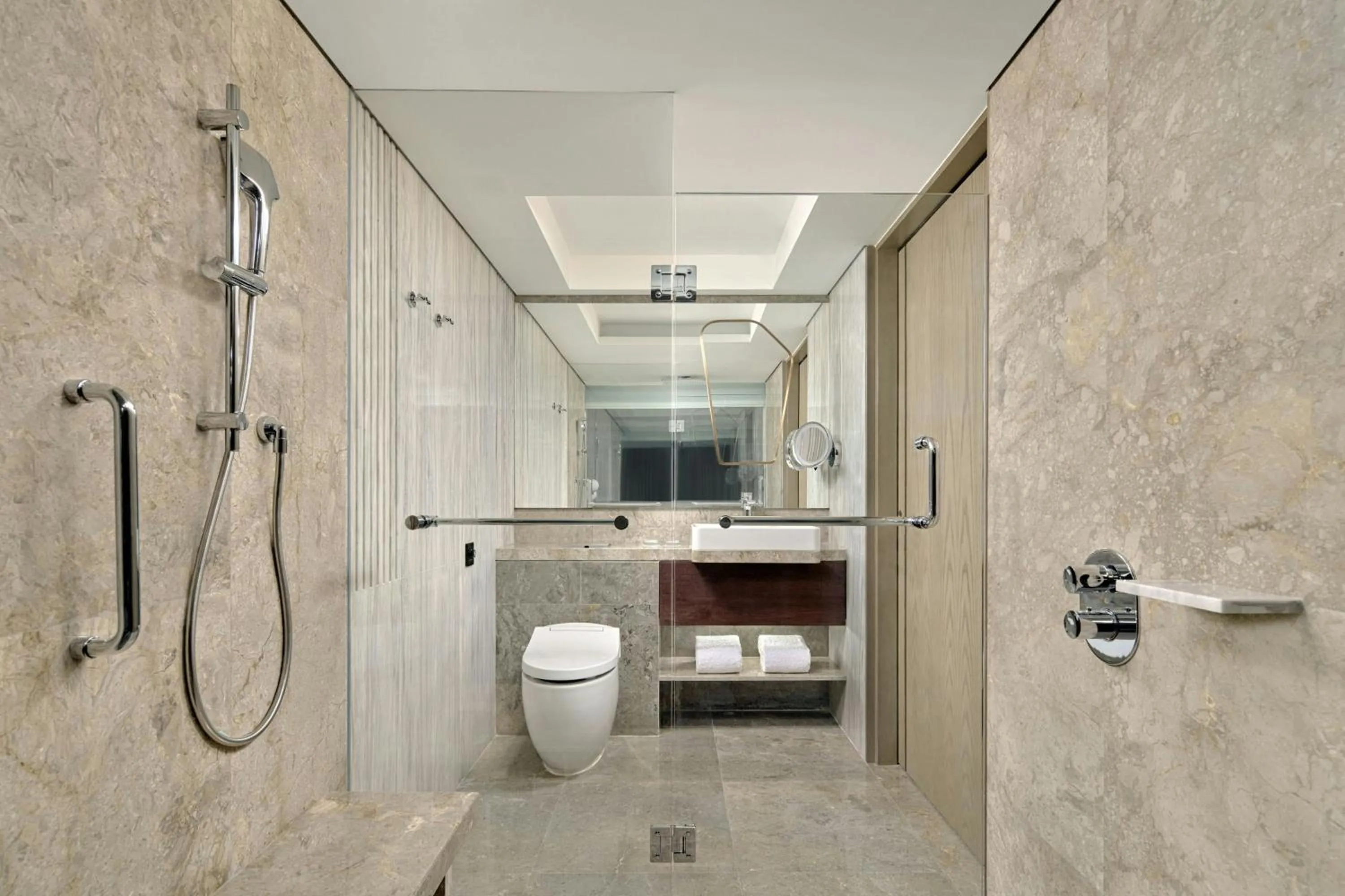 Bathroom in Sari Pacific Jakarta, Autograph Collection