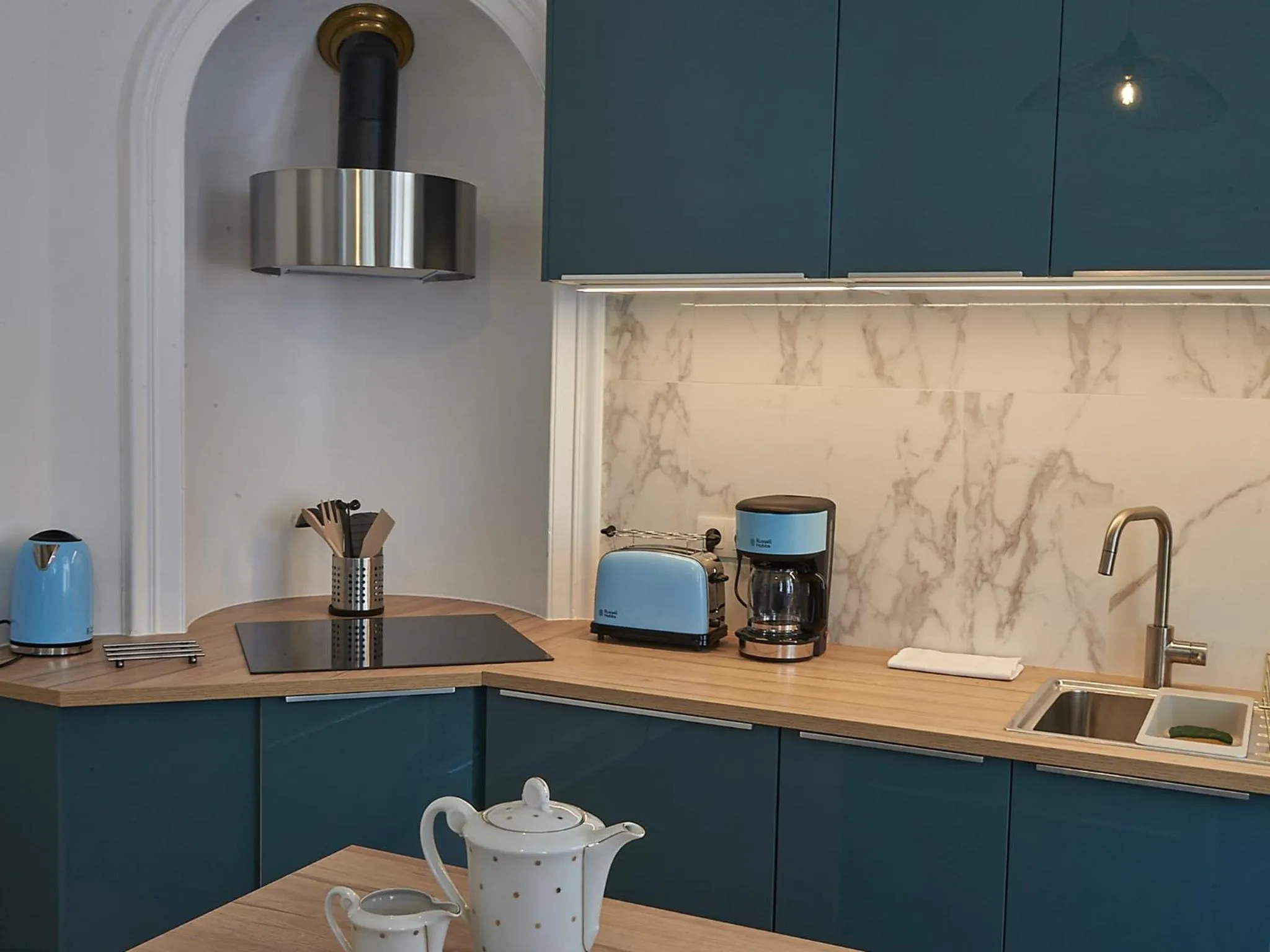 Coffee/tea facilities in Les Appartements Saint-Martin