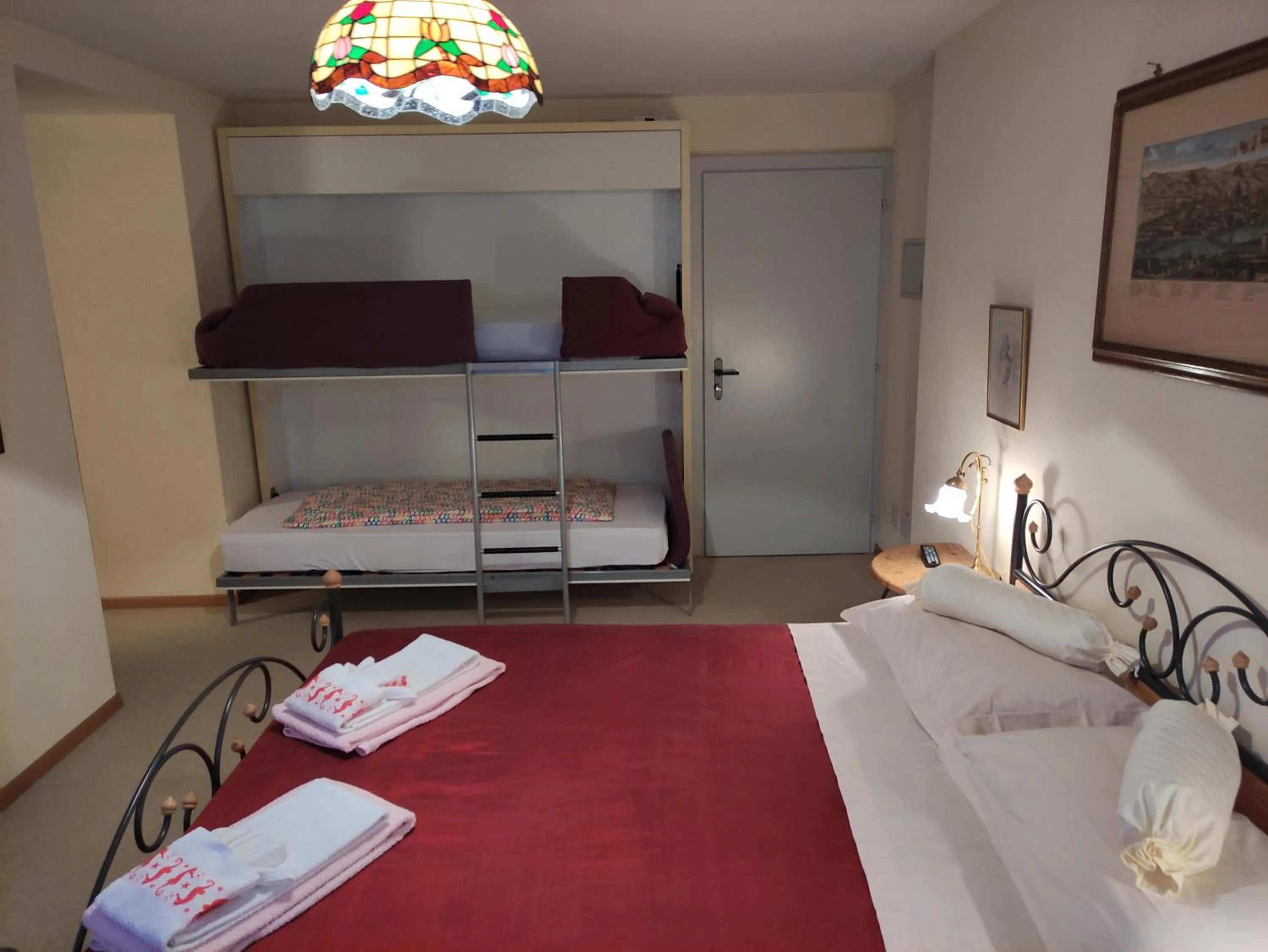 Bedroom, Bed in Hotel Soazza