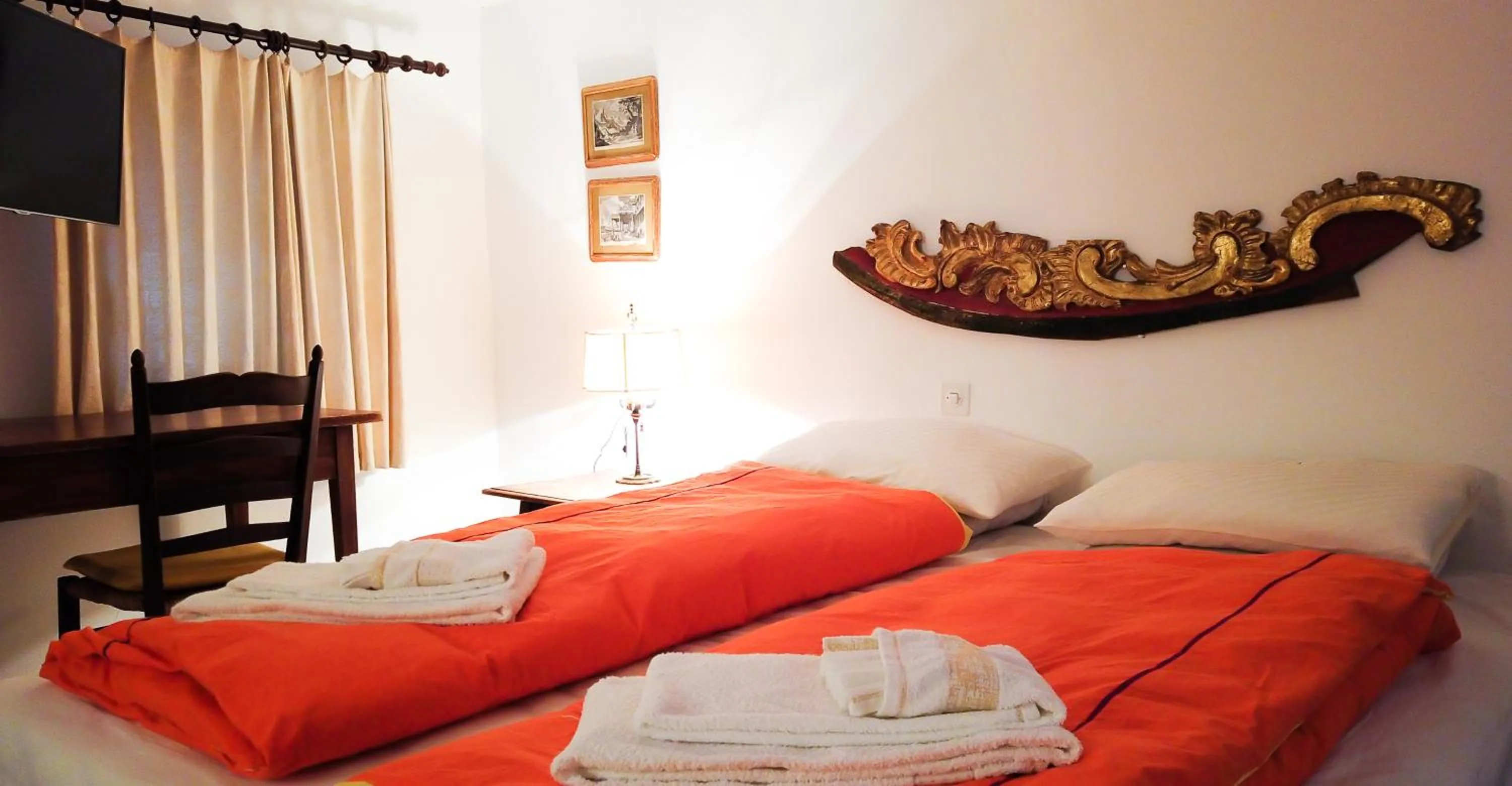 Bedroom, Bed in Hotel Soazza