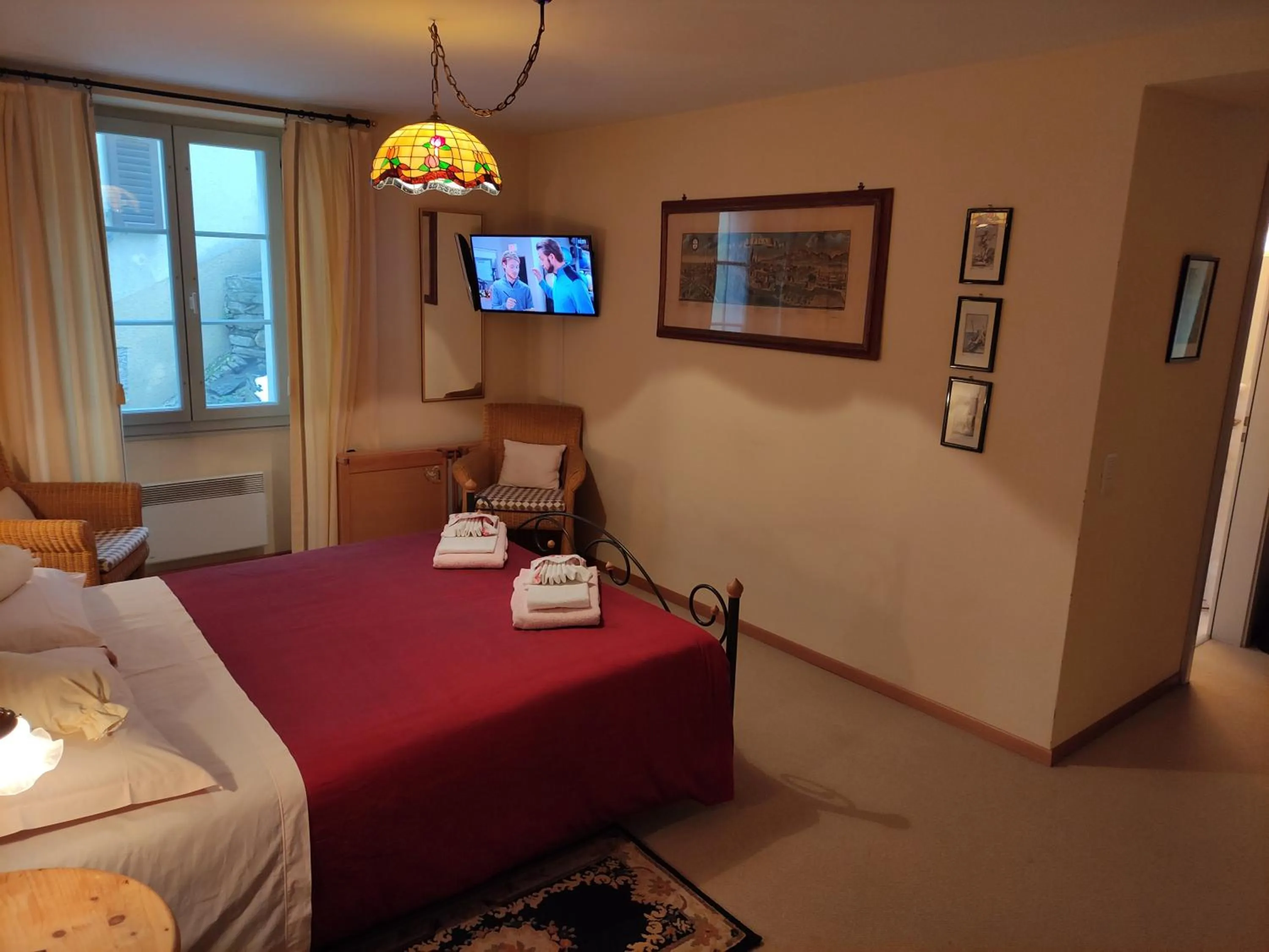 Bedroom, Bed in Hotel Soazza