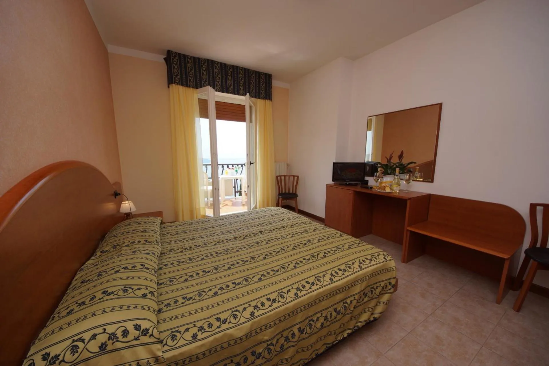 Bed in Hotel Residence La Rotonda