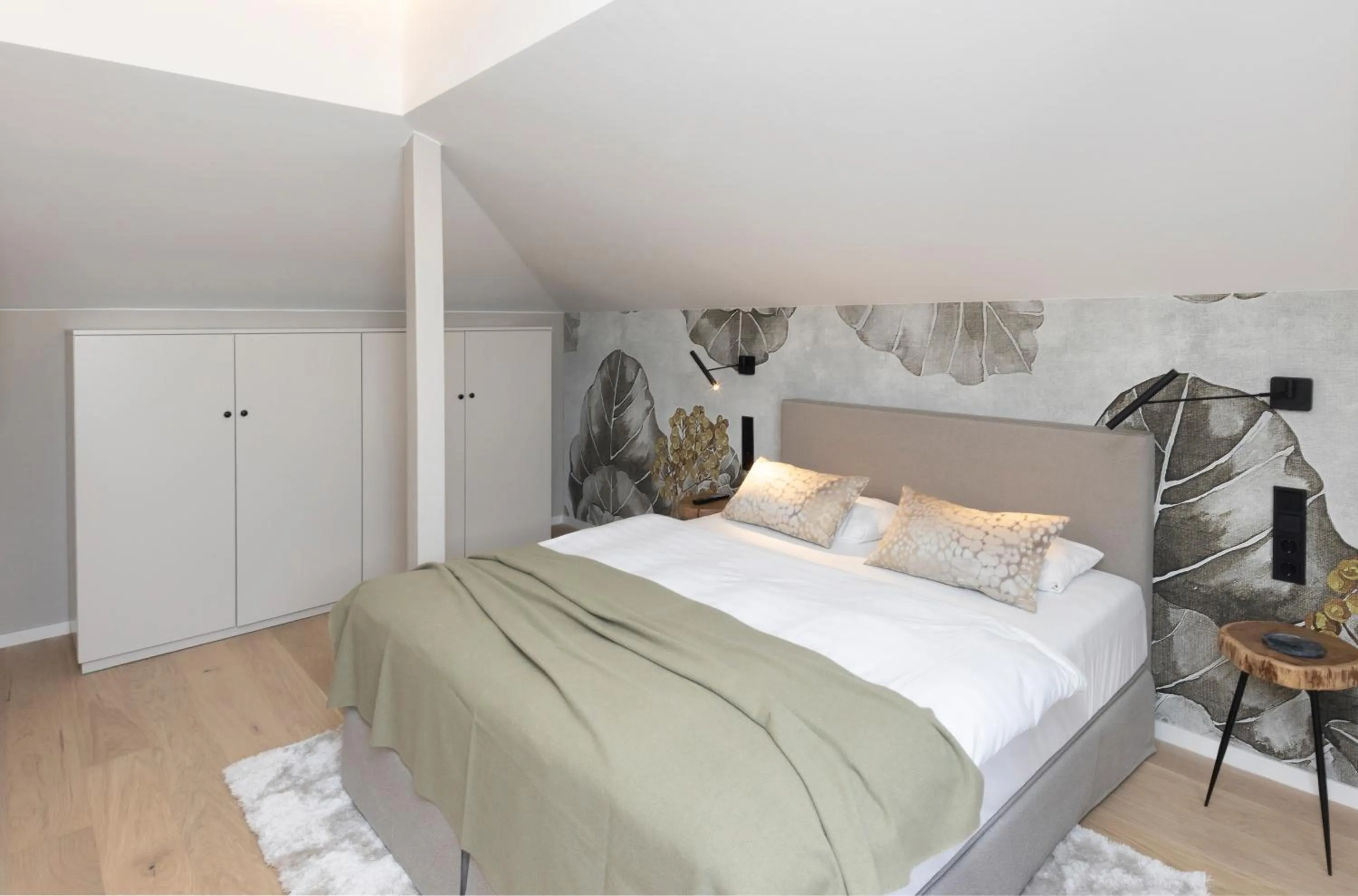 Photo of the whole room, Bed in Hofgut Wißberg - Das Weinberghotel