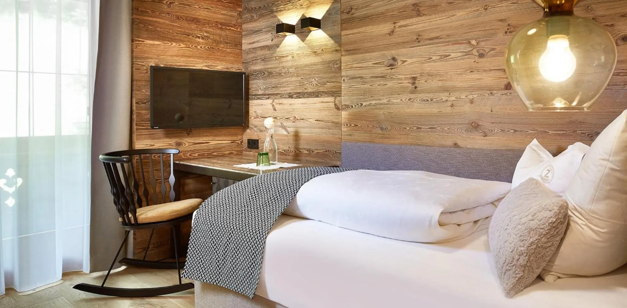 Photo of the whole room, Bed in ZillergrundRock Luxury Mountain Resort