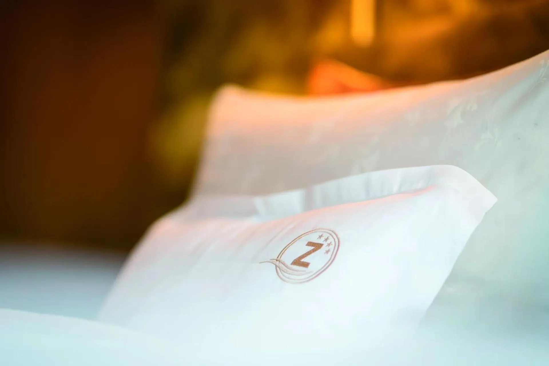 Bed in ZillergrundRock Luxury Mountain Resort