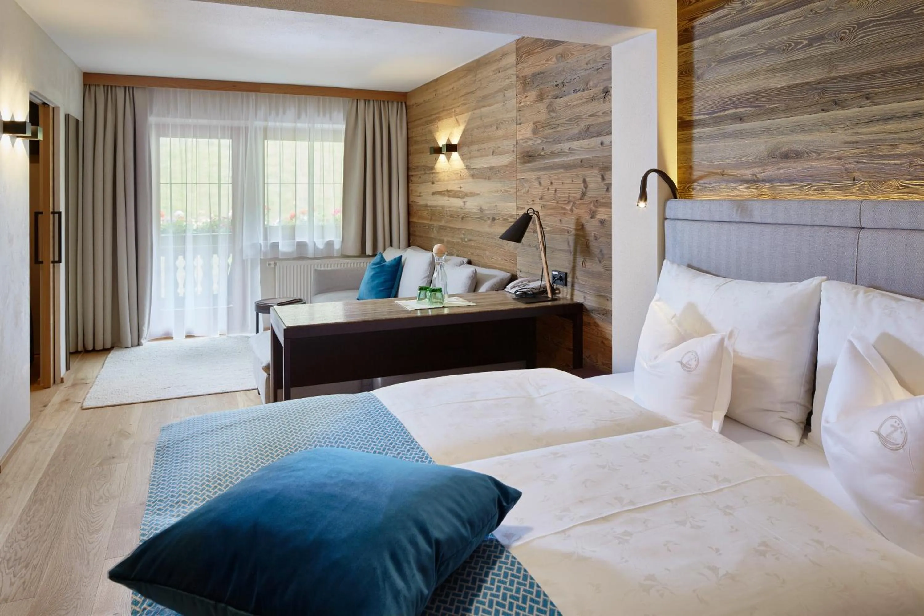 Photo of the whole room, Bed in ZillergrundRock Luxury Mountain Resort