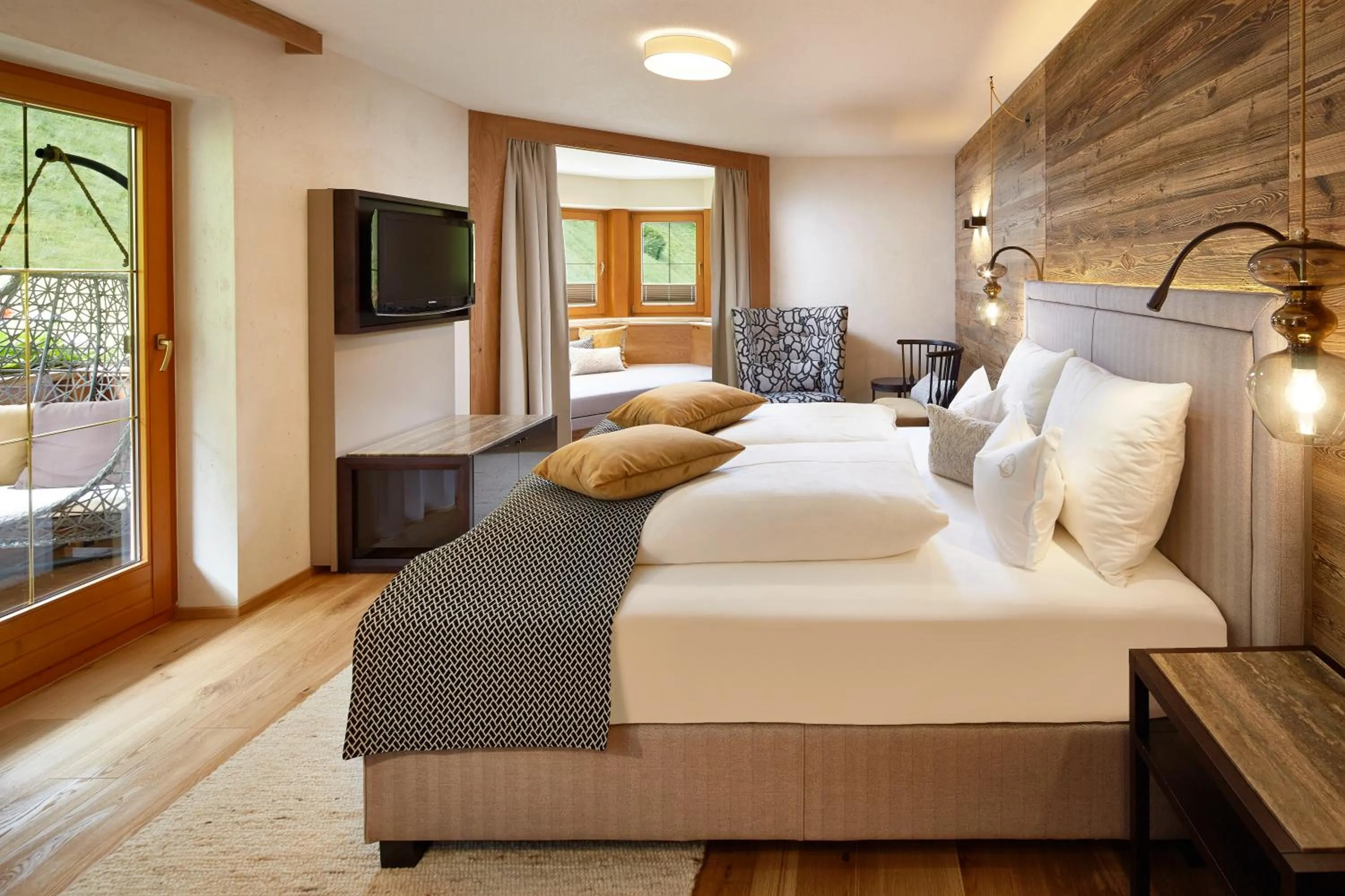 Photo of the whole room, Bed in ZillergrundRock Luxury Mountain Resort