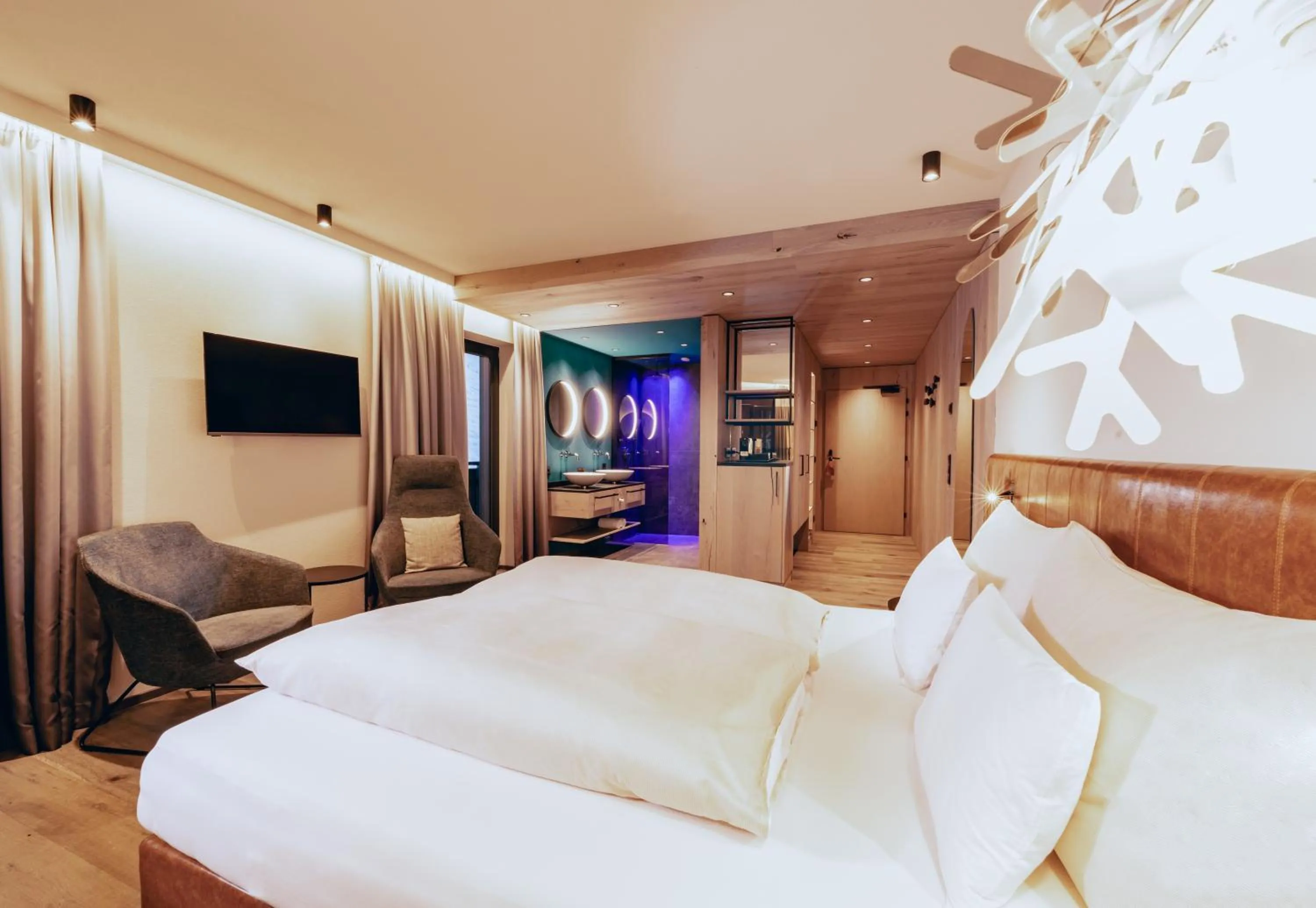 Photo of the whole room, Bed in ZillergrundRock Luxury Mountain Resort