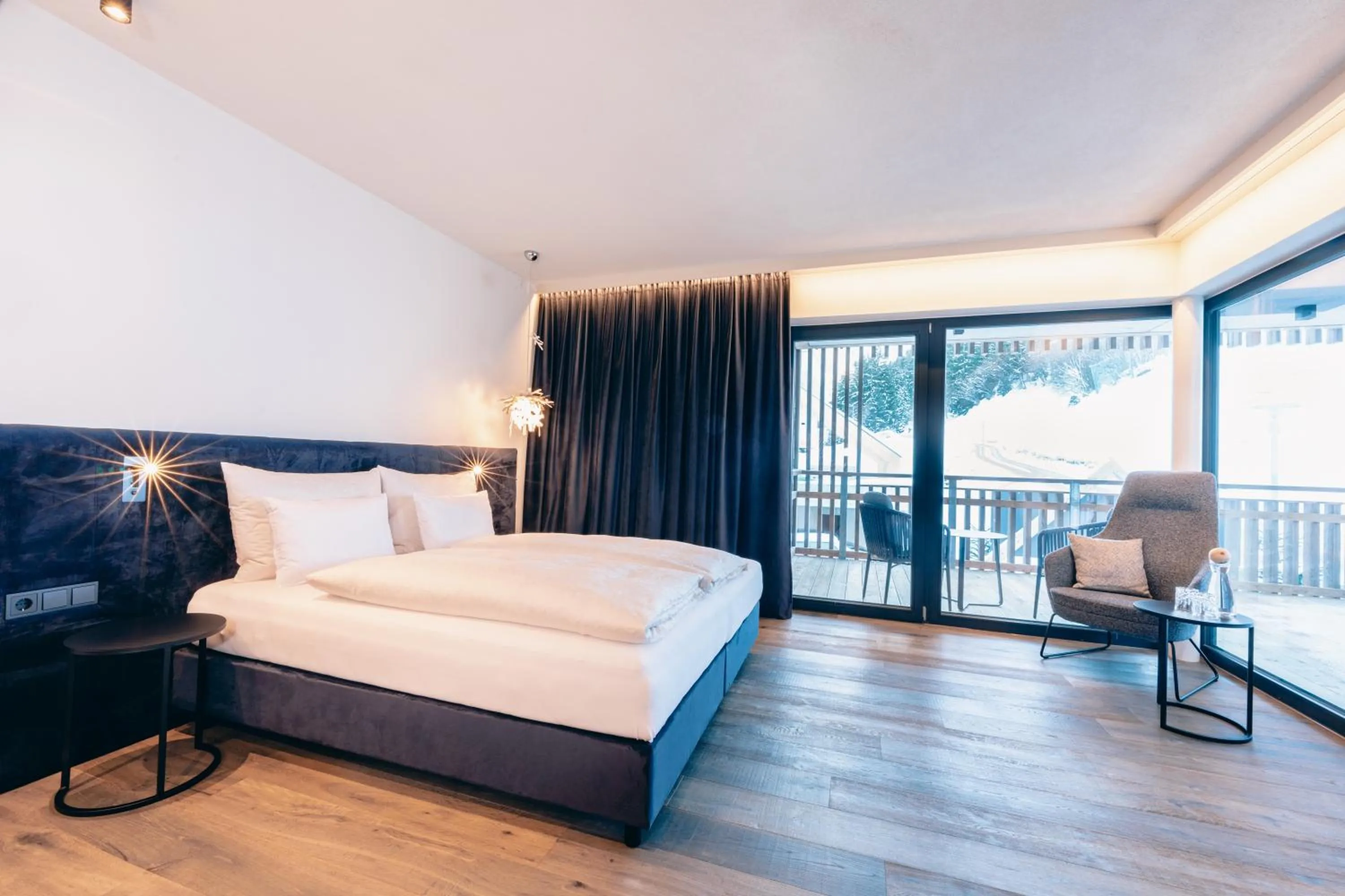 Photo of the whole room, Bed in ZillergrundRock Luxury Mountain Resort