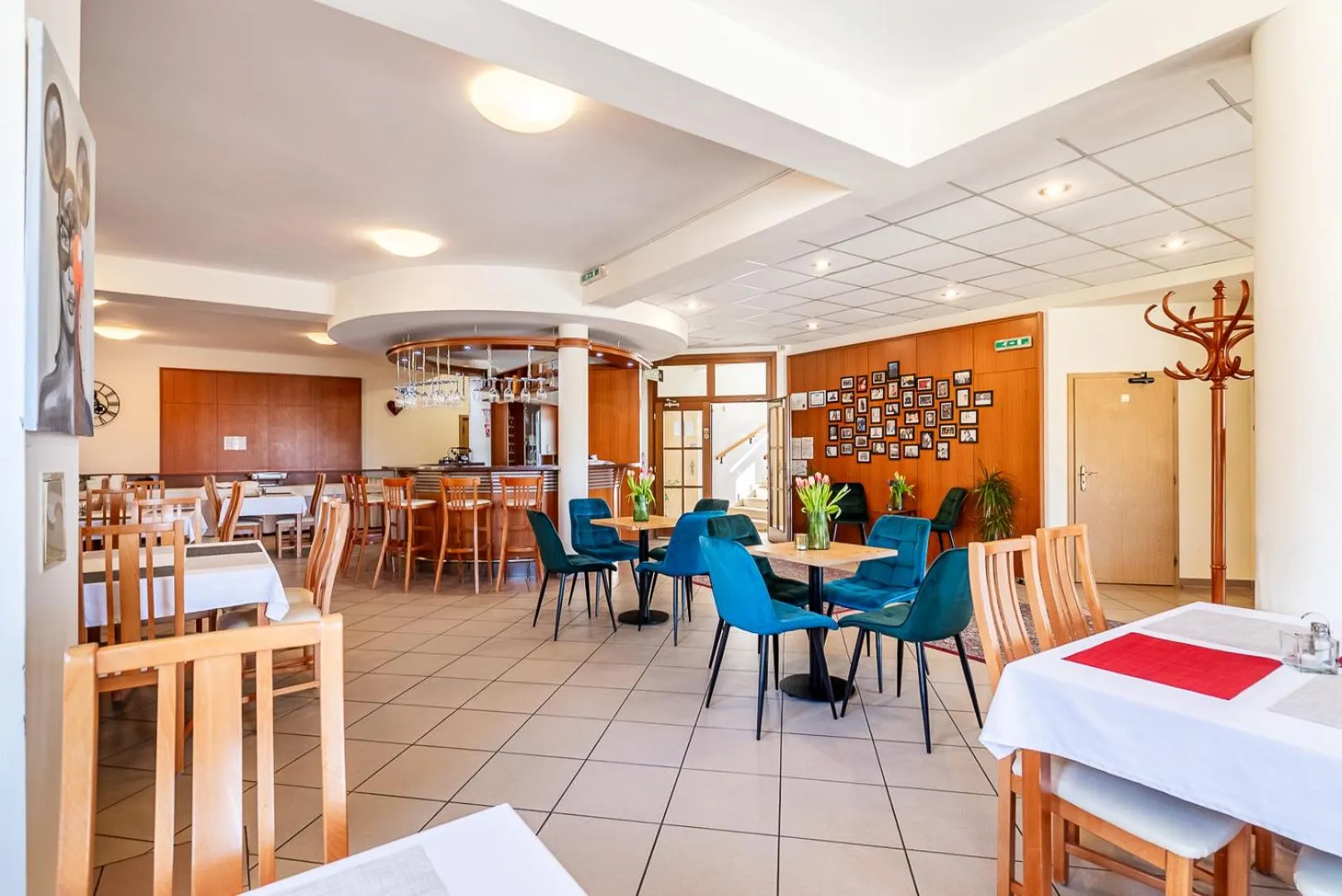 Restaurant/places to eat in Garni Hotel Gavurky