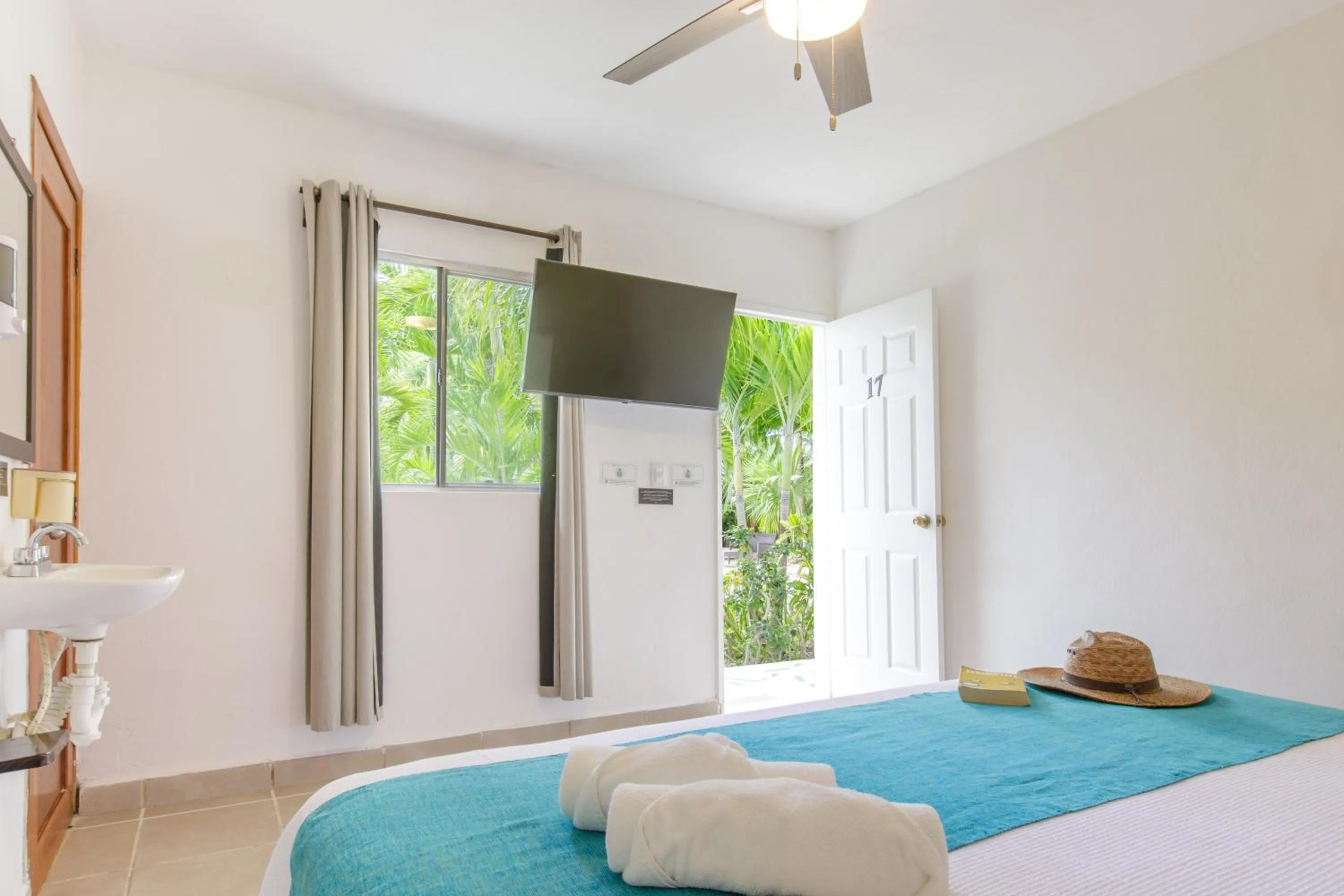 Bed in La Diosa Kali Beach Front Hotel