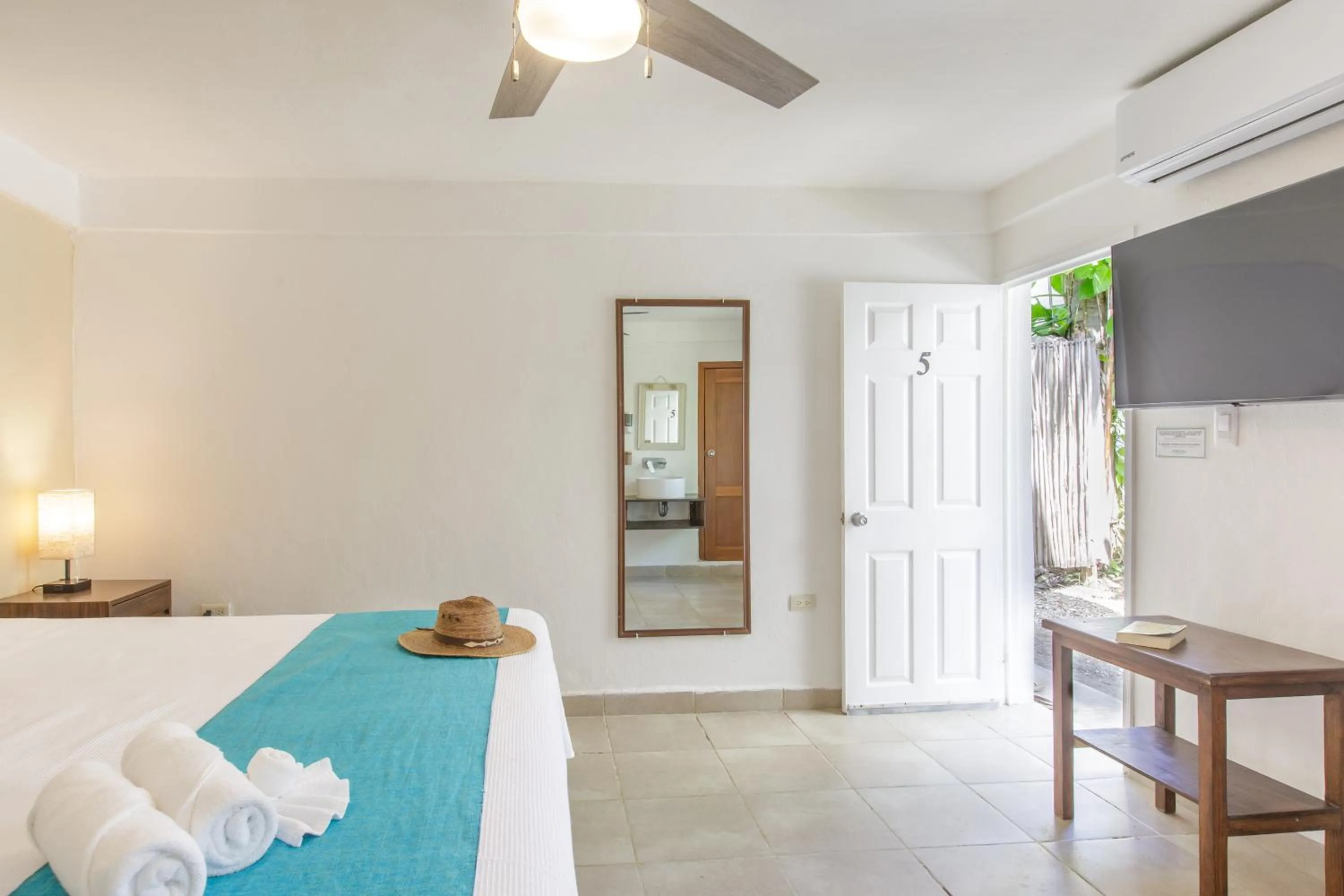 Bed in La Diosa Kali Beach Front Hotel