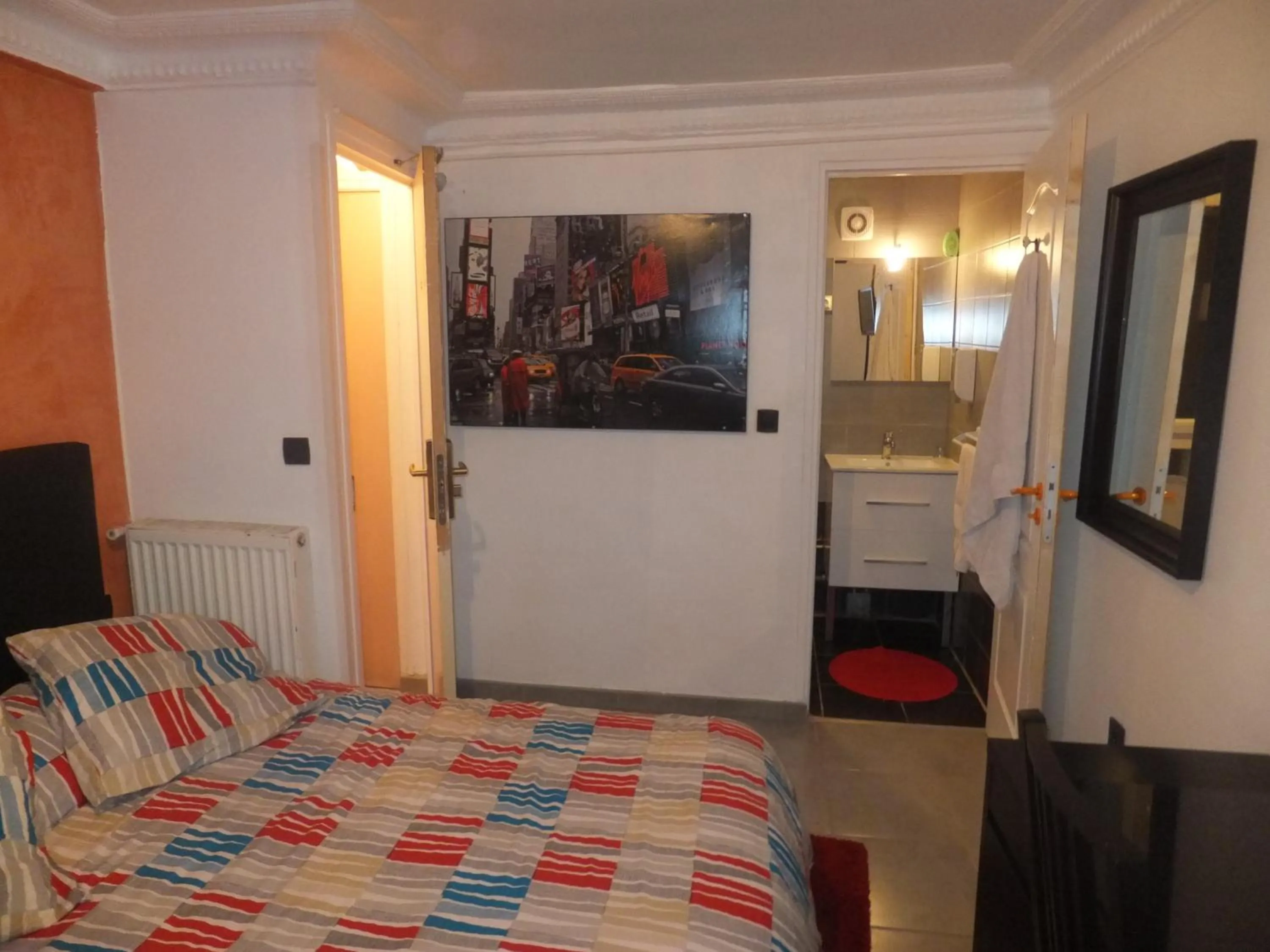 Bed in Hotel Pacific